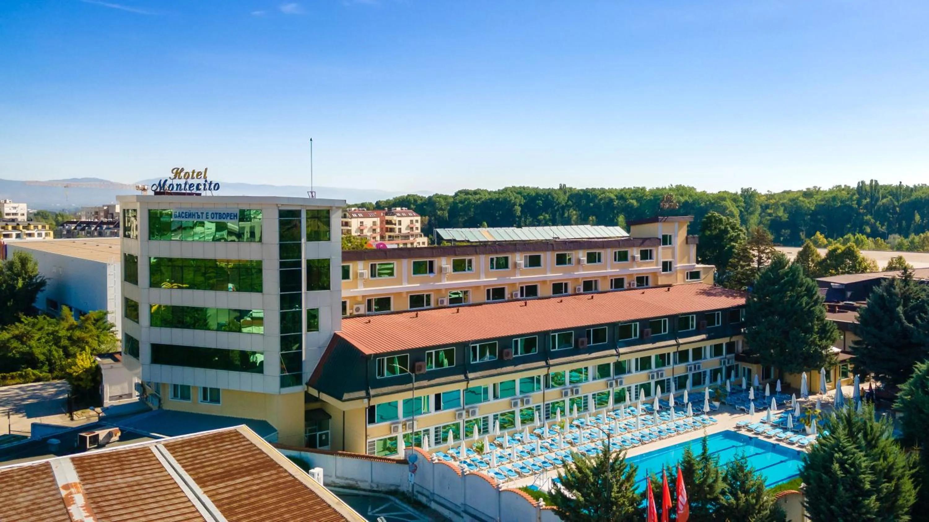 Property building in Hotel Montecito