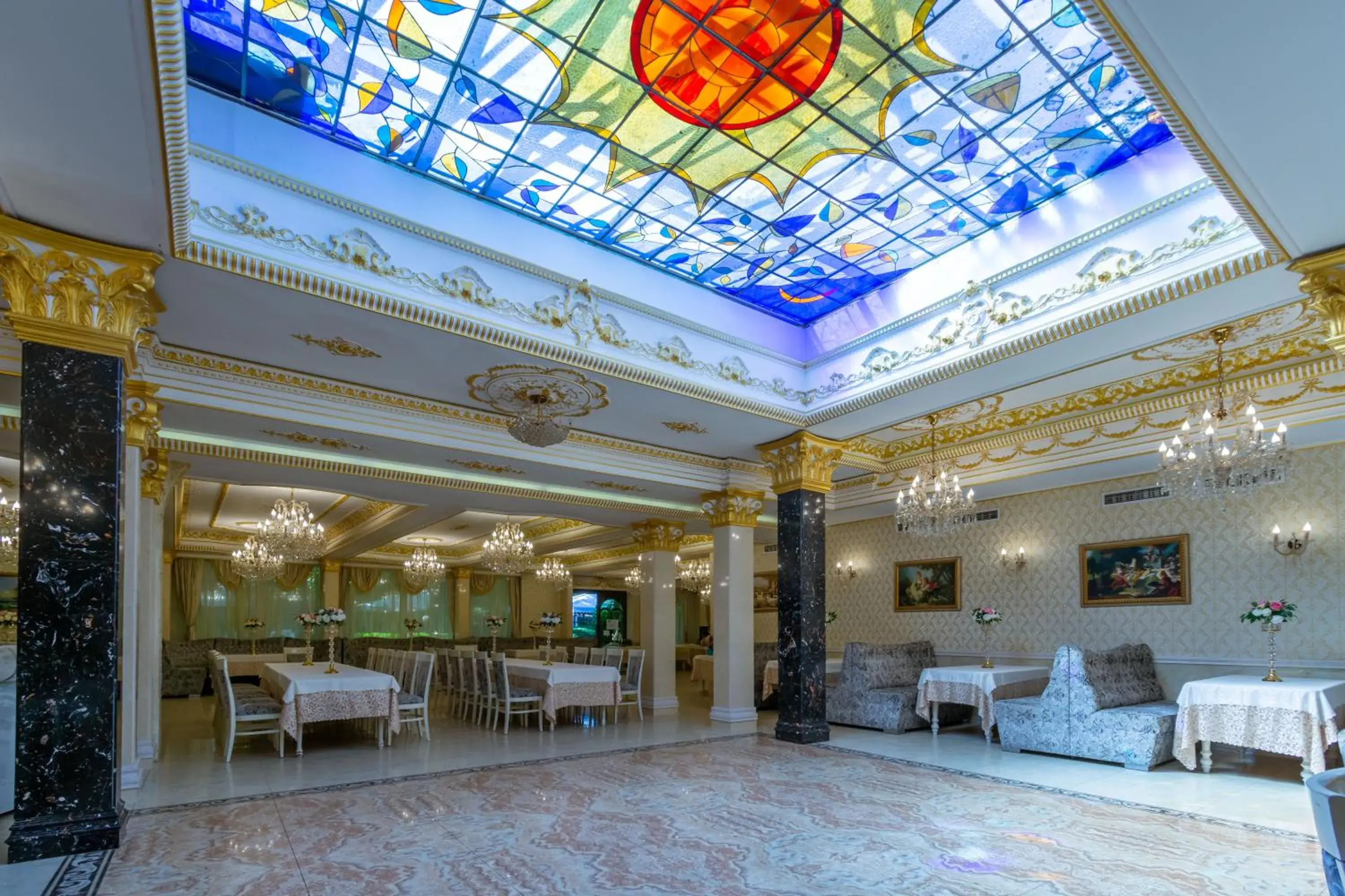 Restaurant/places to eat in Hotel Montecito Restaurant/places to eat in Hotel Montecito