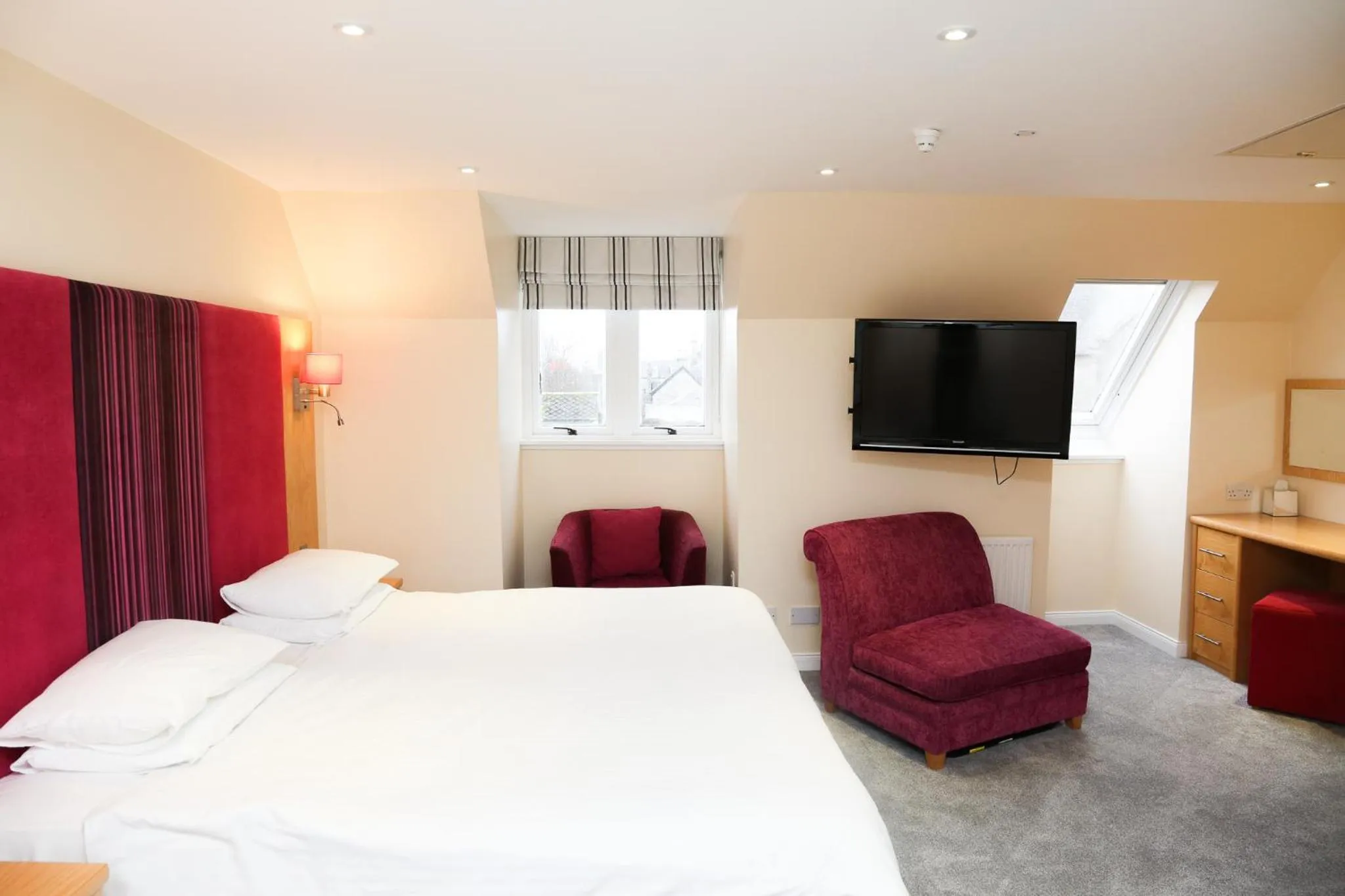 Photo of the whole room in ClubHouse B& B