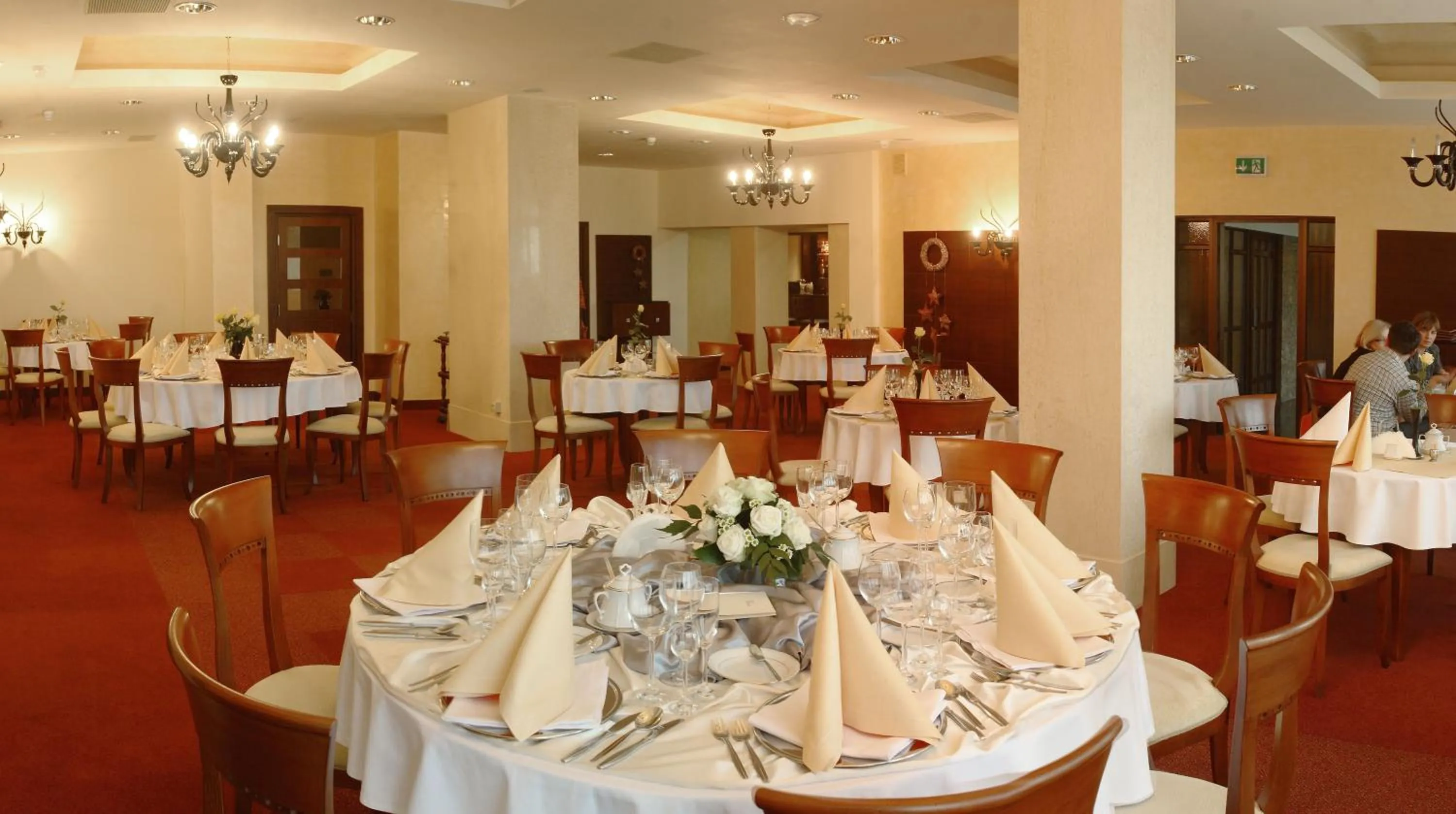 Restaurant/places to eat in Hotel Prezydencki 3-star