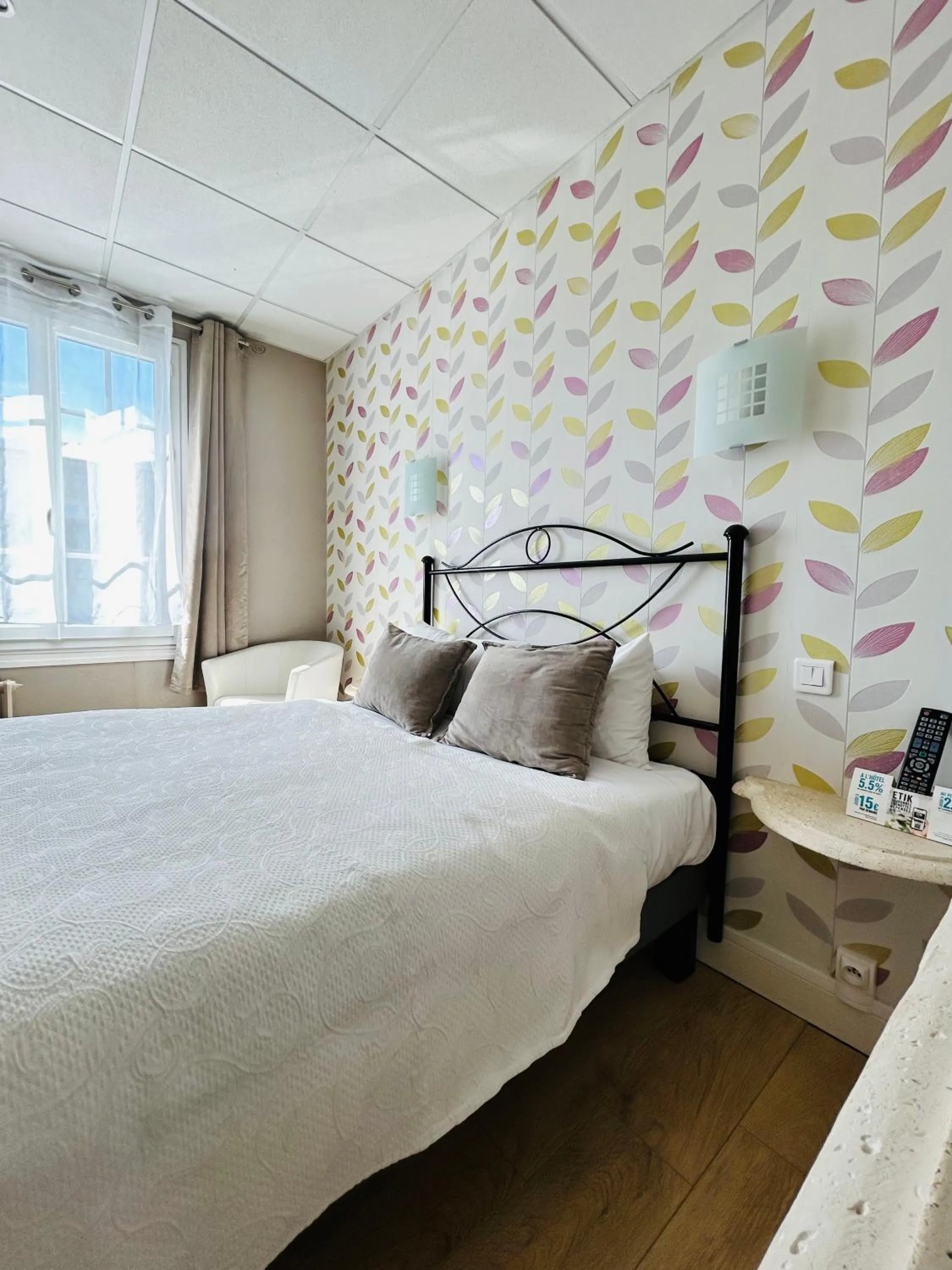 Bed in Logis Hôtel L'Ayguelade