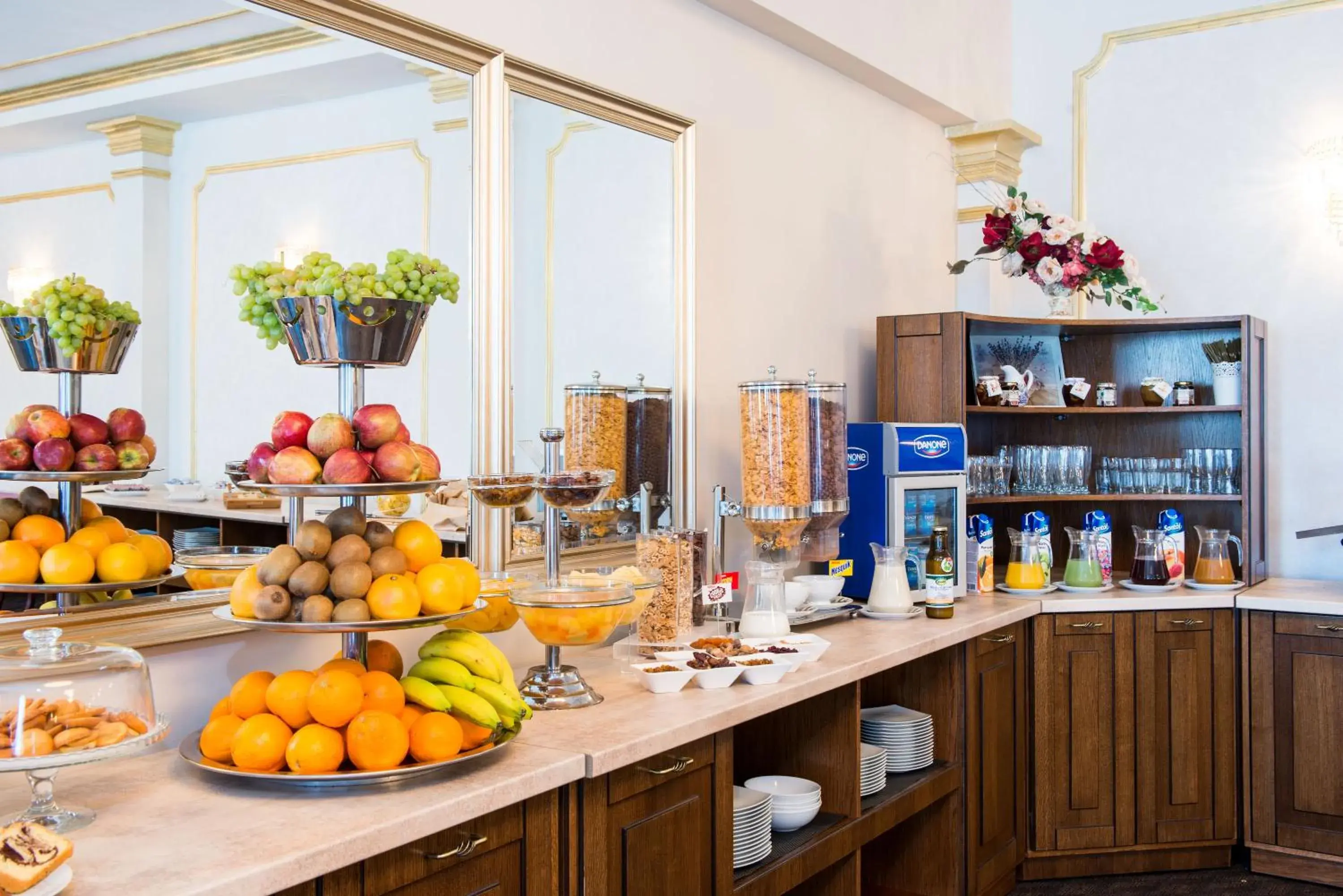 Restaurant/places to eat in Hotel Del Mar & Conference Center Restaurant/places to eat in Hotel Del Mar & Conference Center