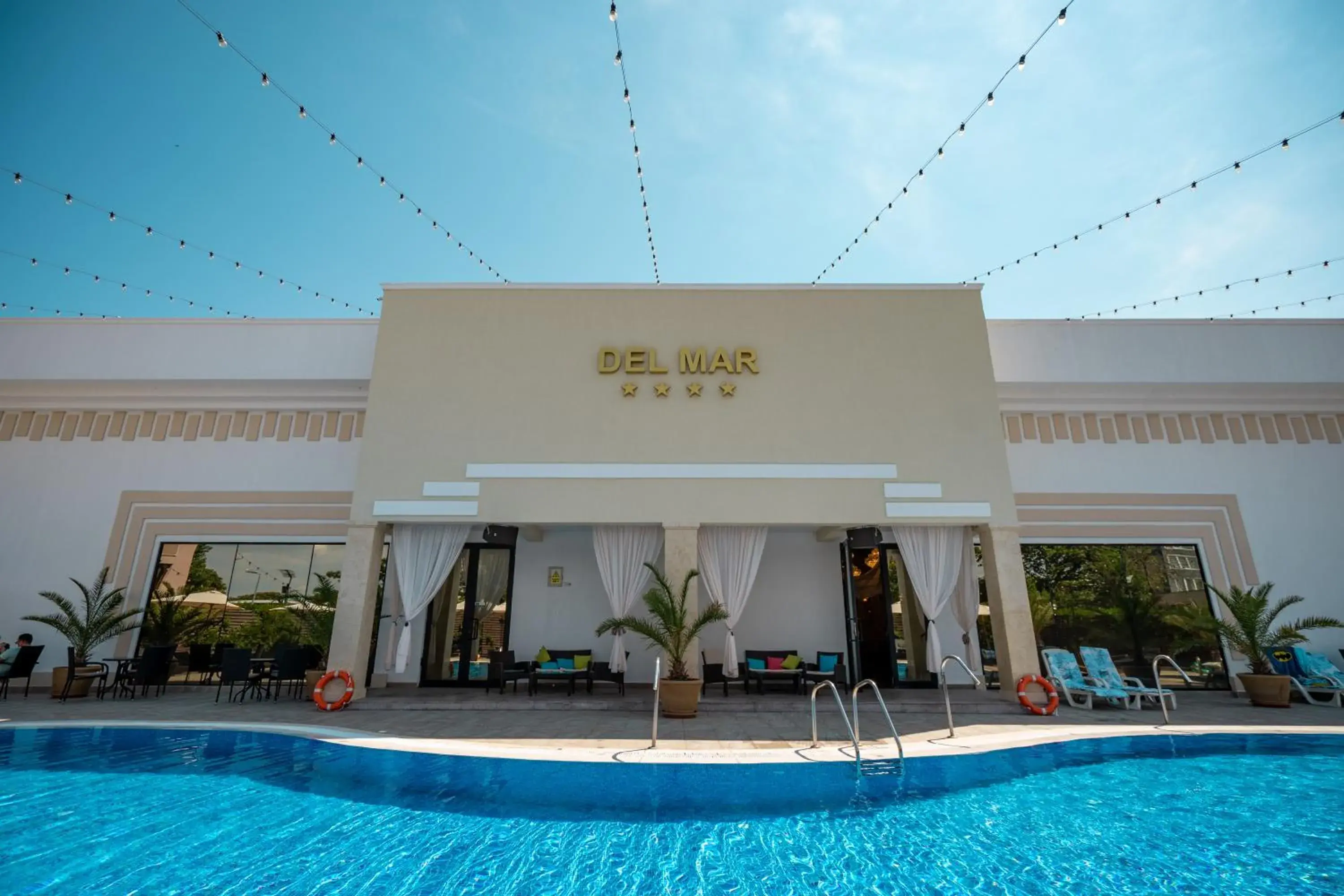 Property building in Hotel Del Mar & Conference Center Property building in Hotel Del Mar & Conference Center