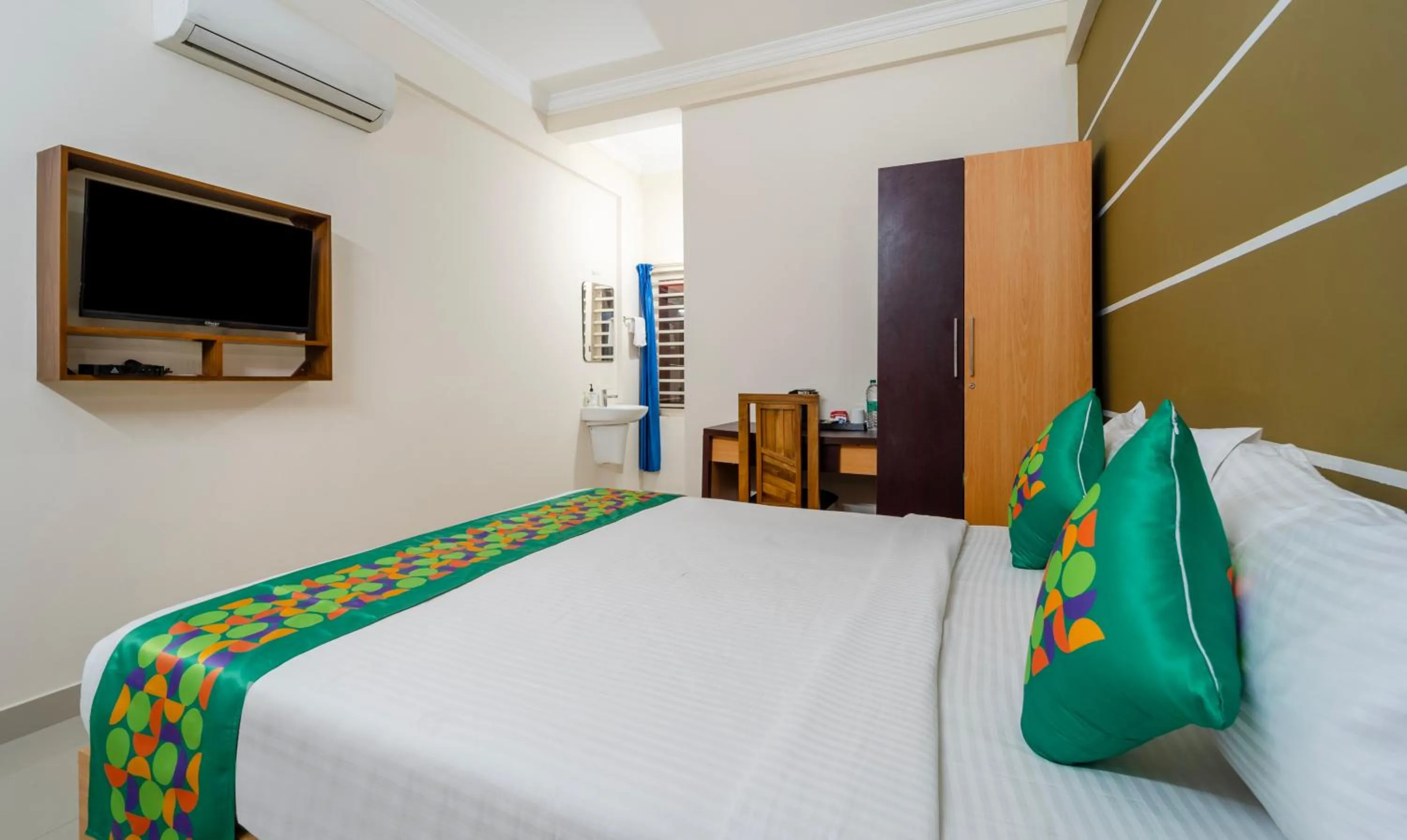 Bedroom, Bed in Treebo Thoduvas Star Plaza Cochin Airport