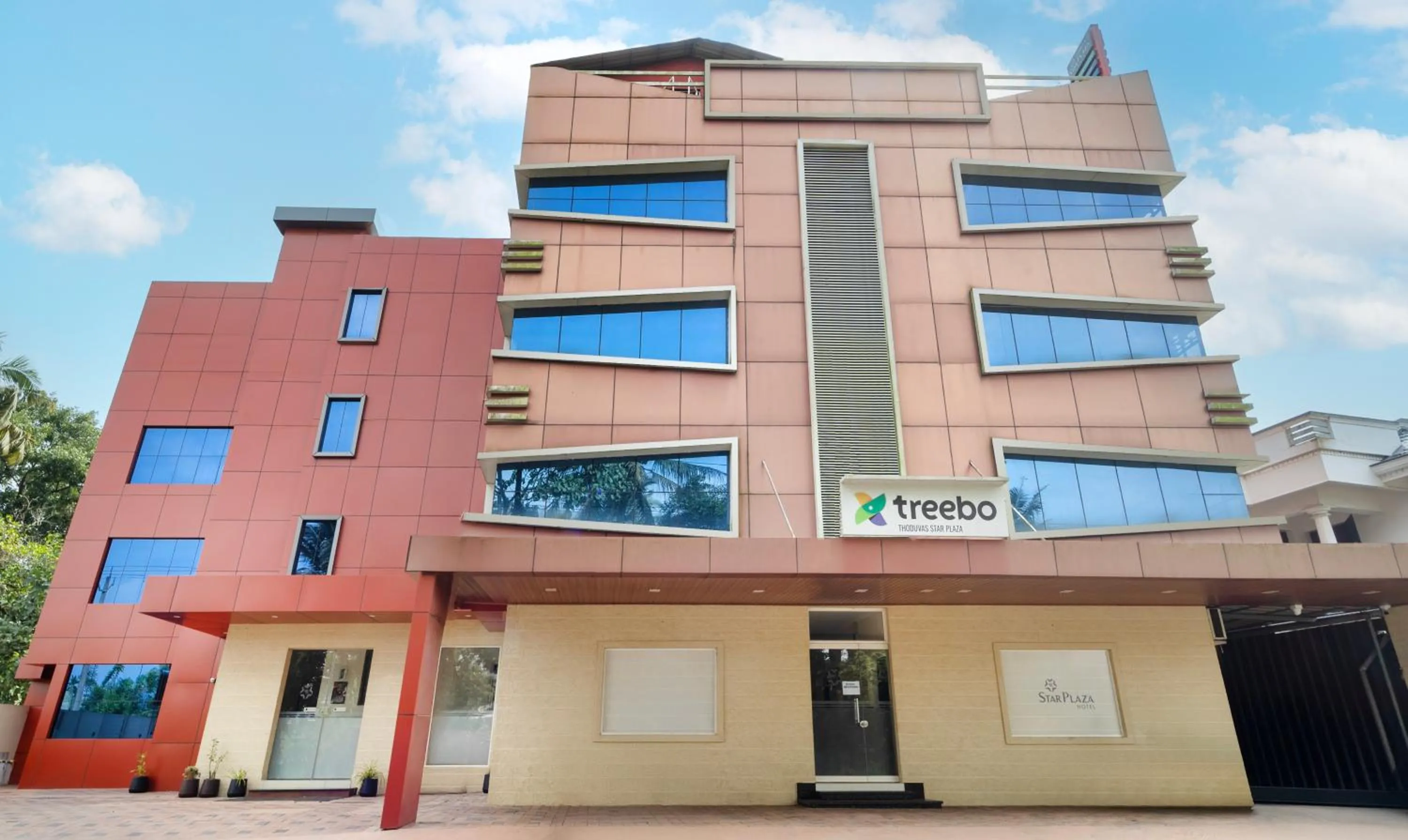 Property building in Treebo Thoduvas Star Plaza Cochin Airport