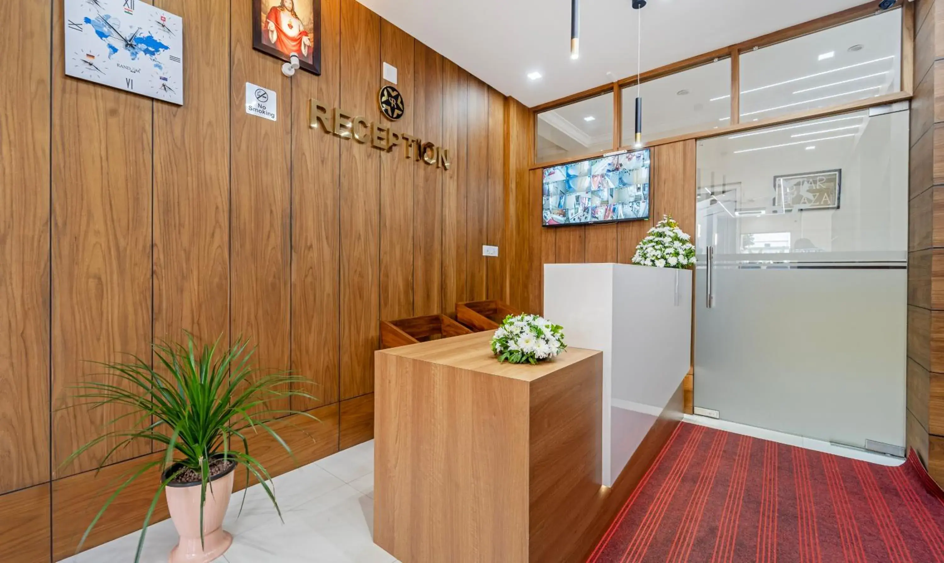 Lobby or reception in Treebo Thoduvas Star Plaza Cochin Airport Lobby or reception in Treebo Thoduvas Star Plaza Cochin Airport