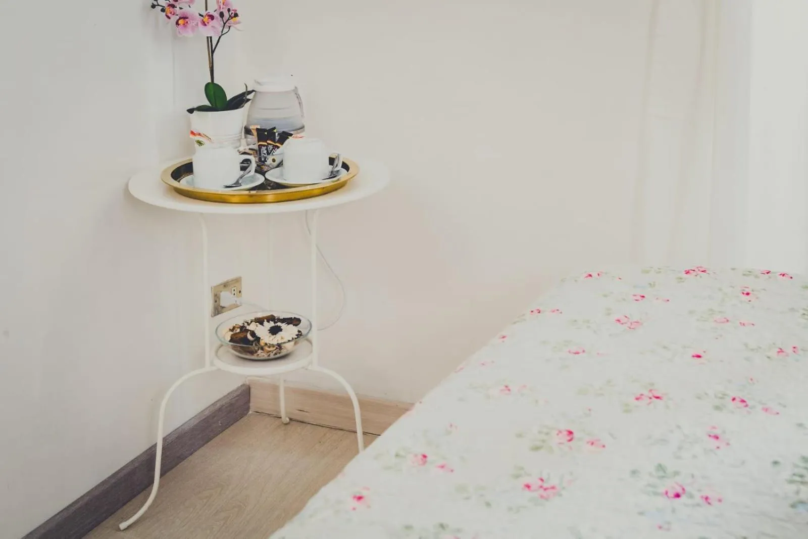 Coffee/tea facilities, Bed in Gattopardo Rooms Florence