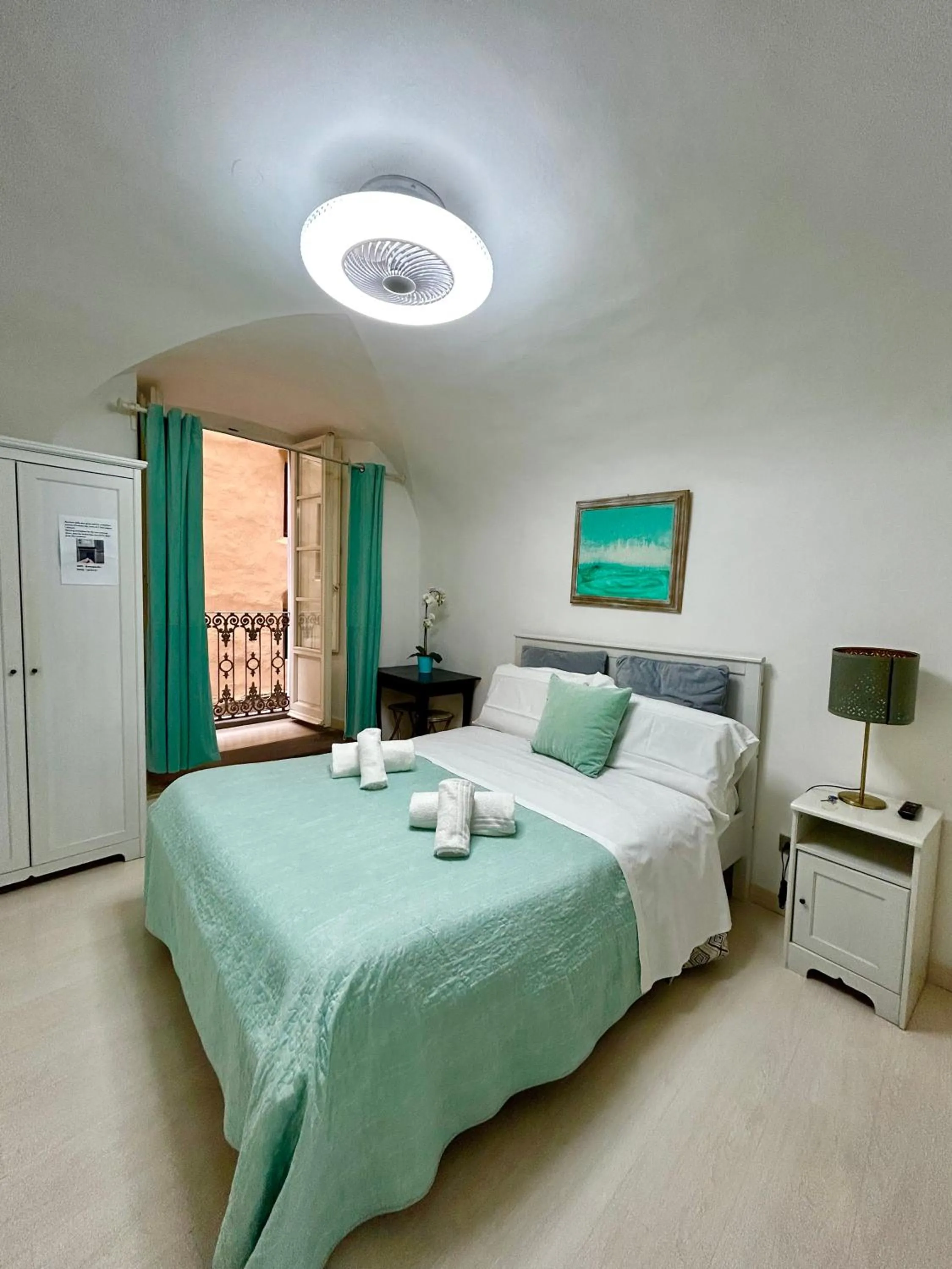 Bedroom, Bed in Gattopardo Rooms Florence