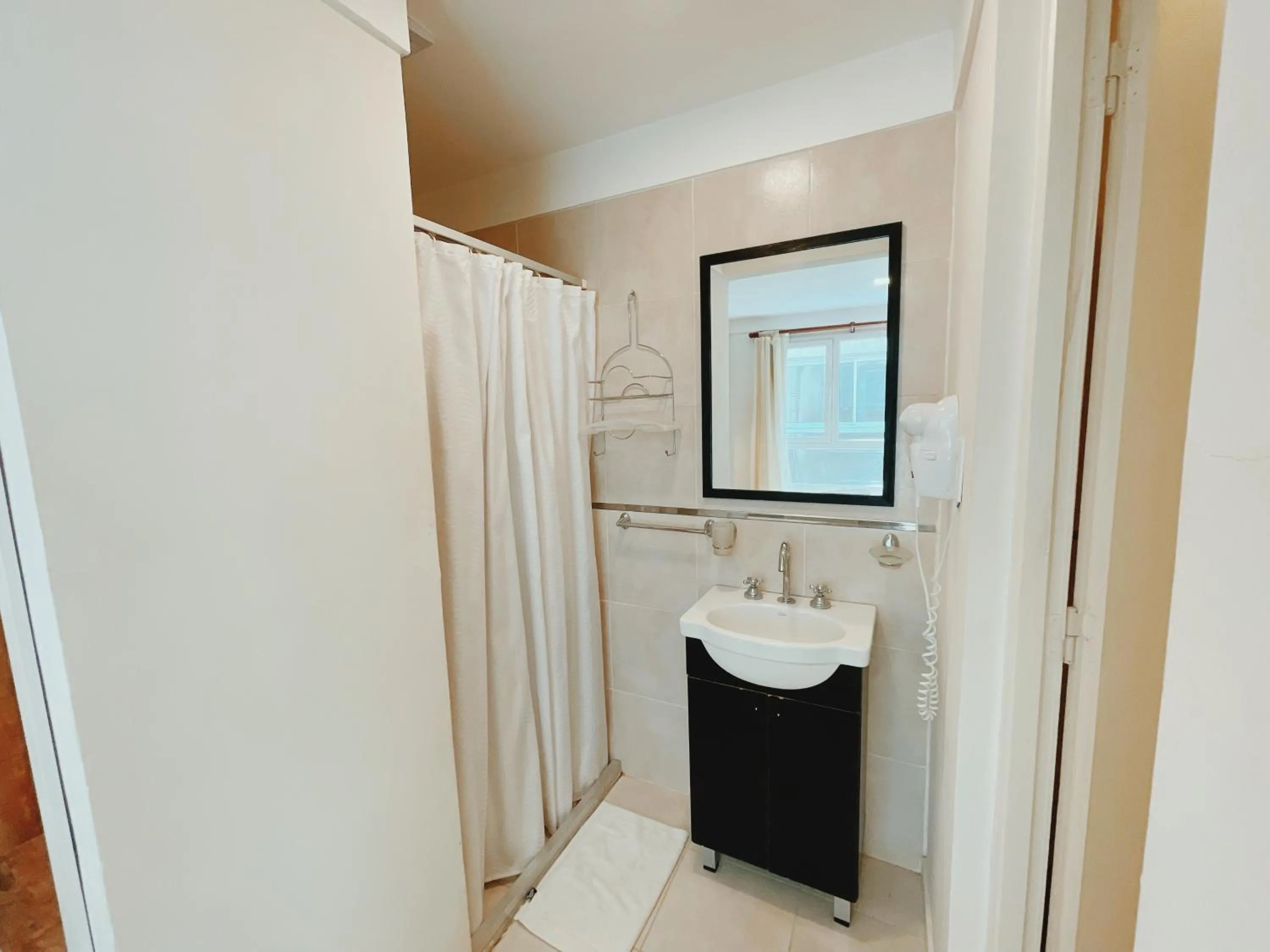 Bathroom in Hotel Monet