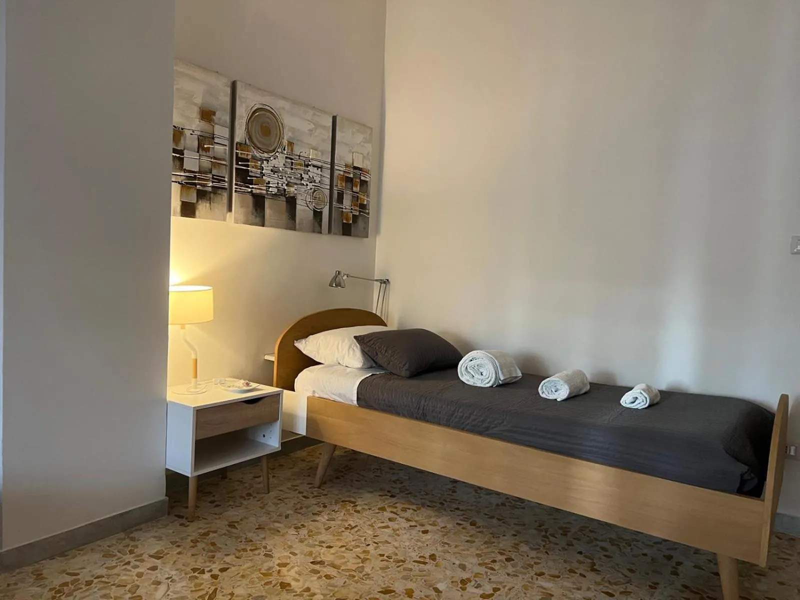 Bed in smArt B&B