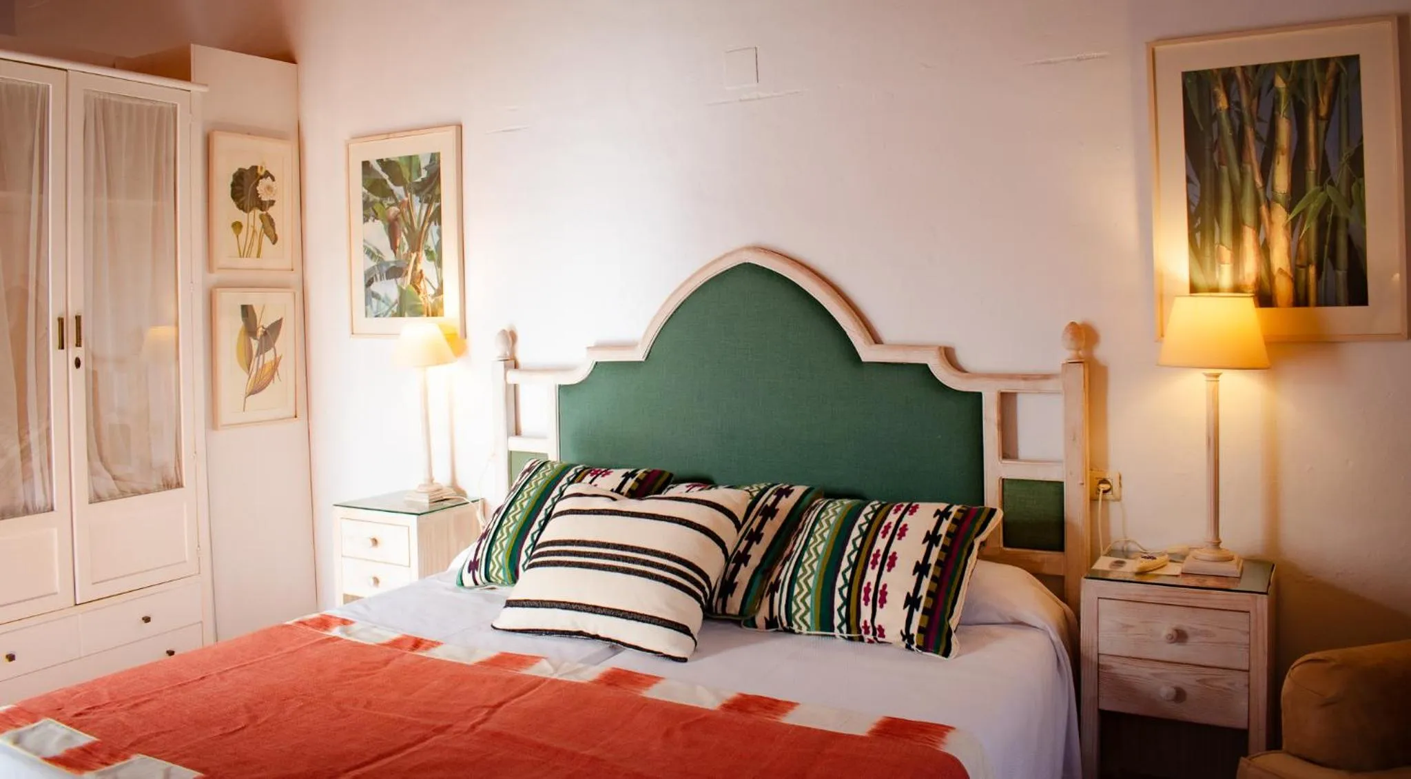 Bedroom, Bed in Hotel Cortijo del Arte - Caminito del Rey