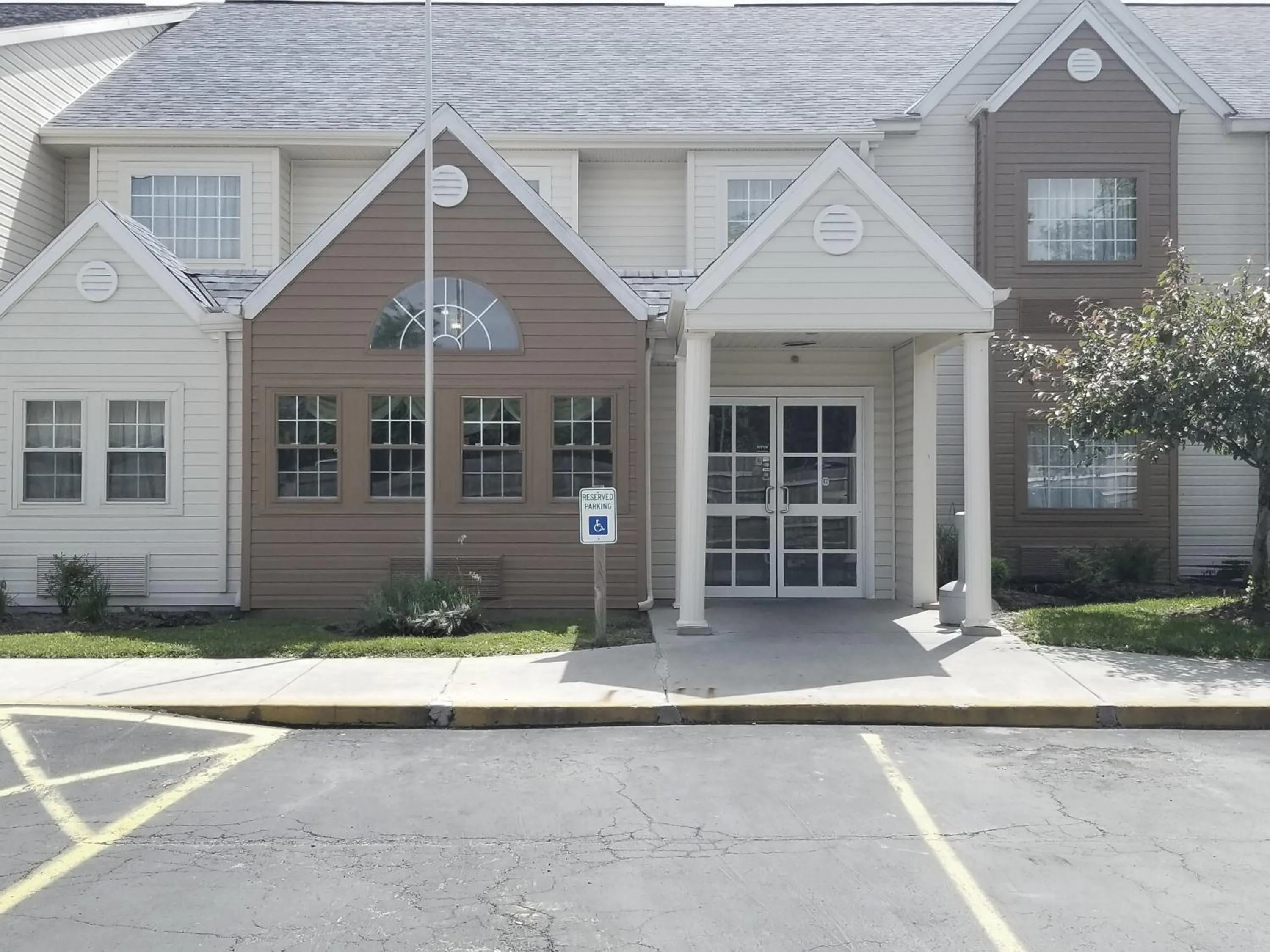 Microtel Inn & Suites by Wyndham Riverside