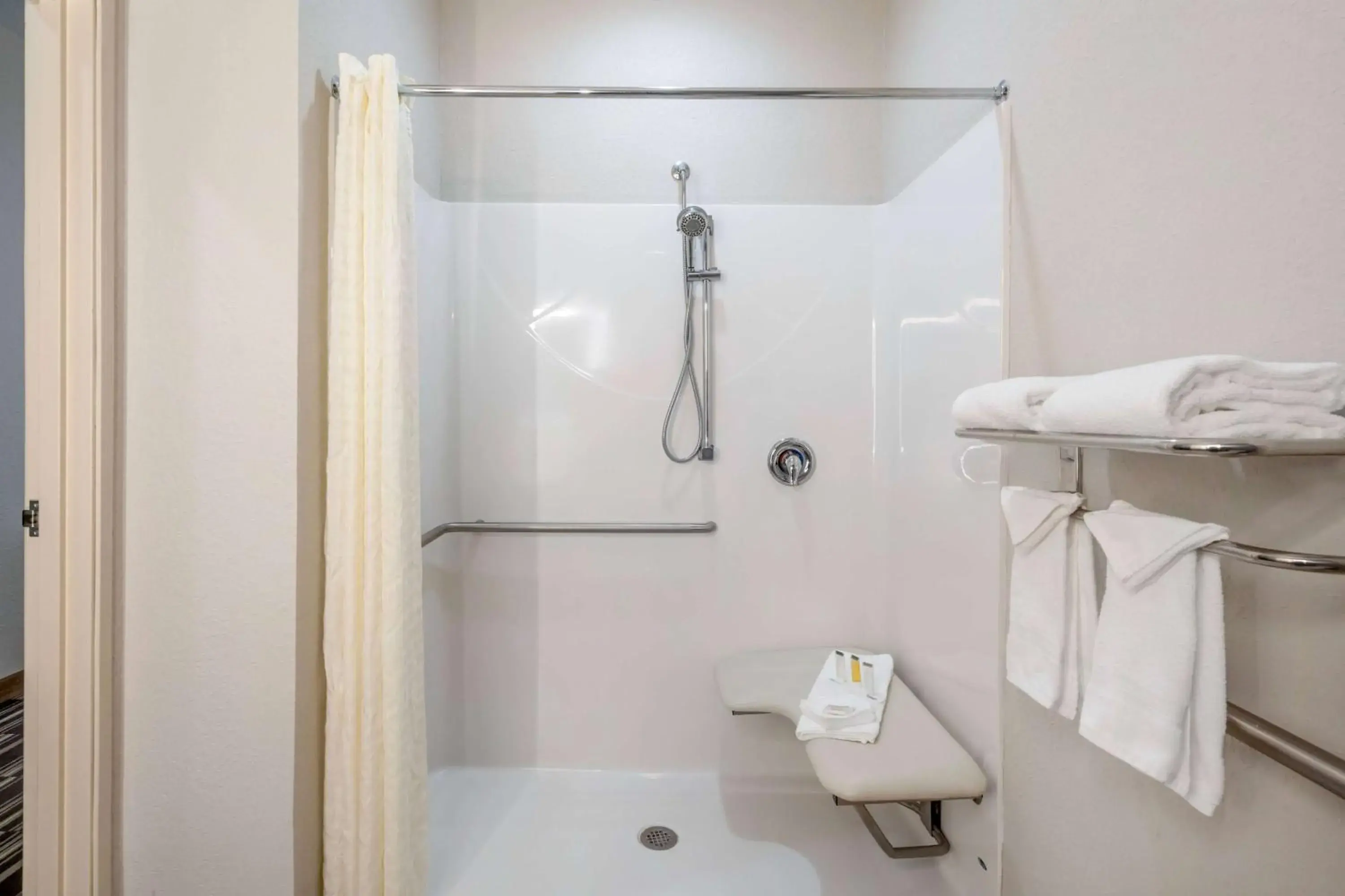 Photo of the whole room in Microtel Inn & Suites by Wyndham Brooksville Photo of the whole room in Microtel Inn & Suites by Wyndham Brooksville