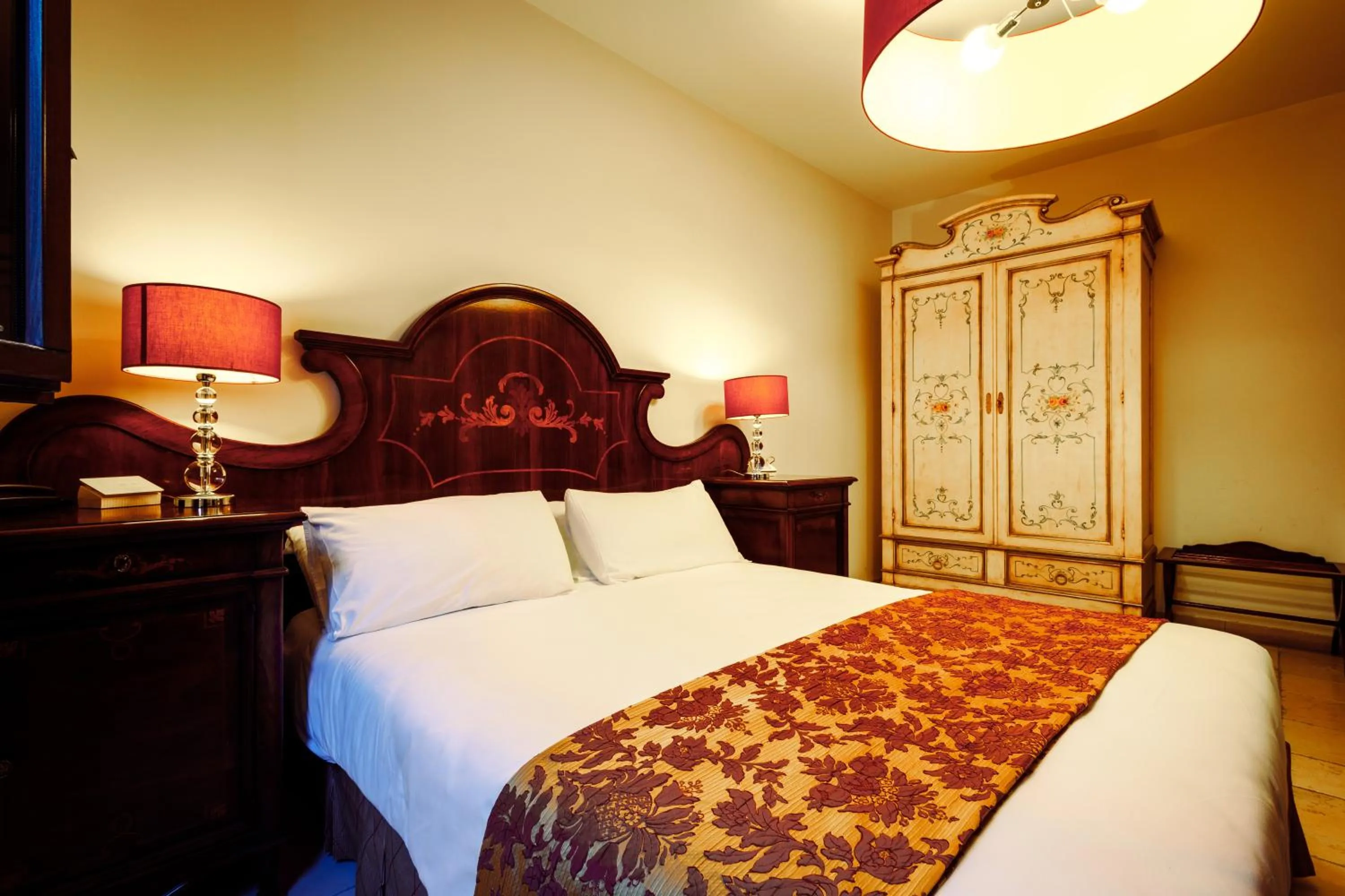 Bed in Vico Regio Hotel