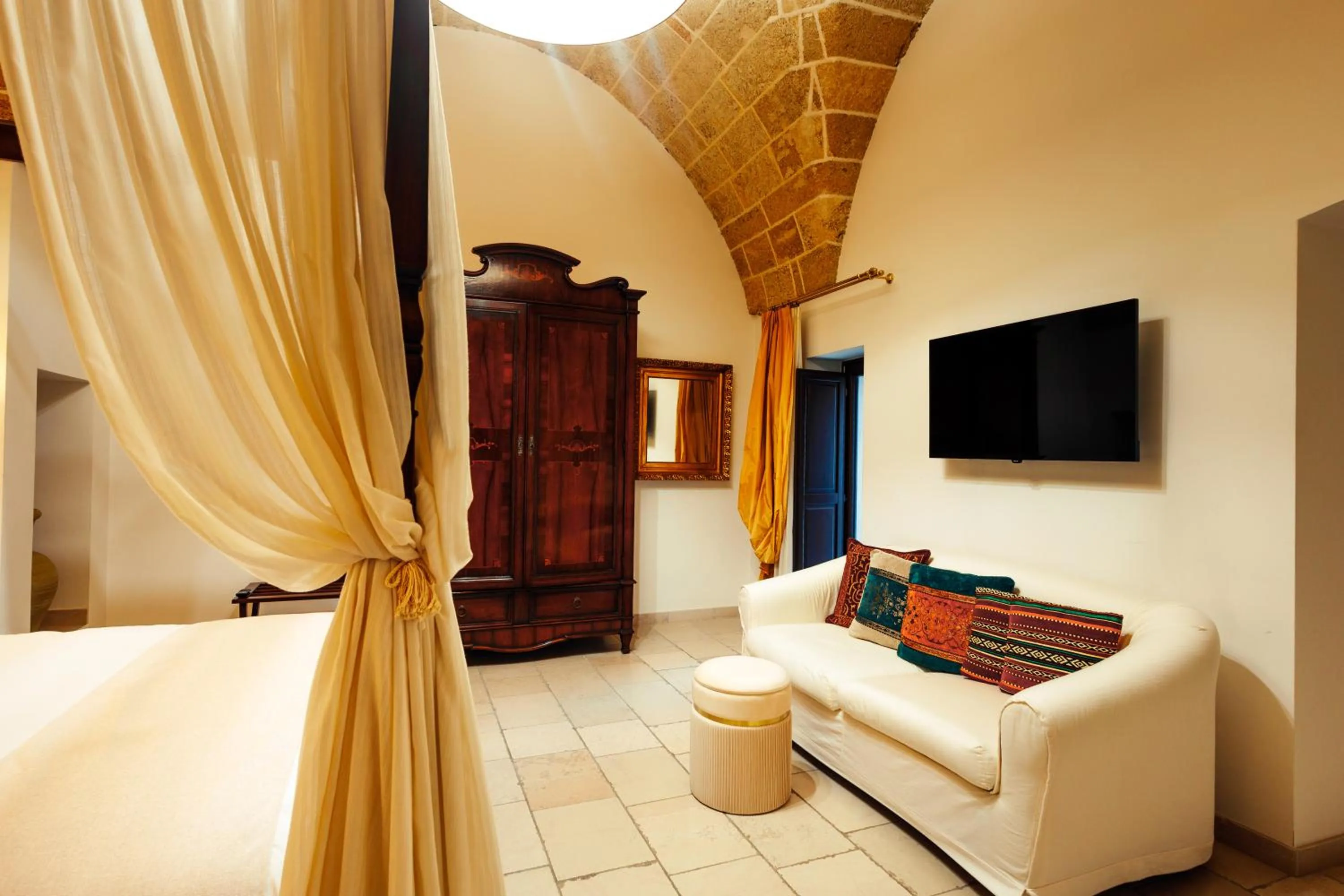 Bed in Vico Regio Hotel