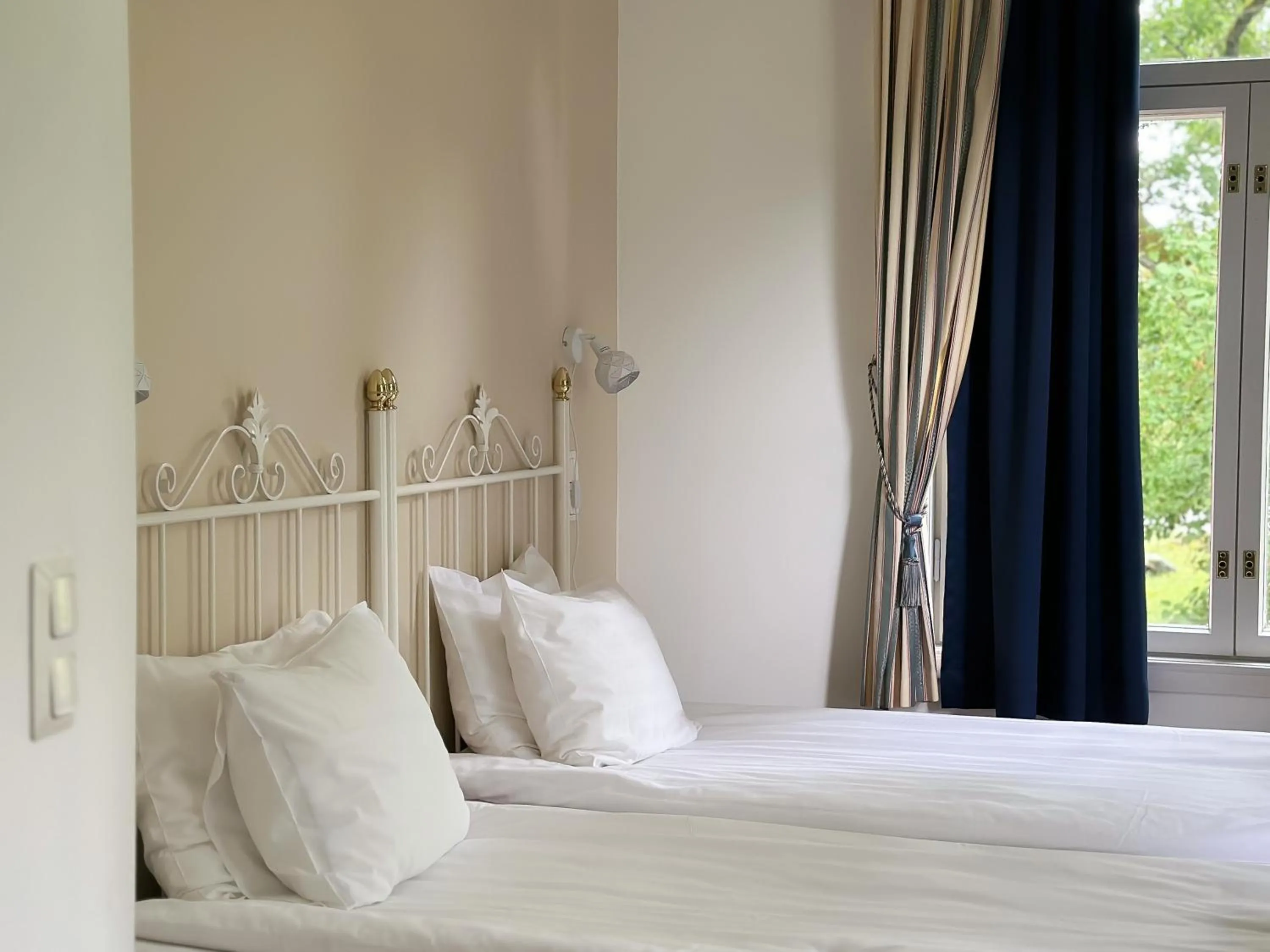 Bed in Mustion Linna / Svartå Manor