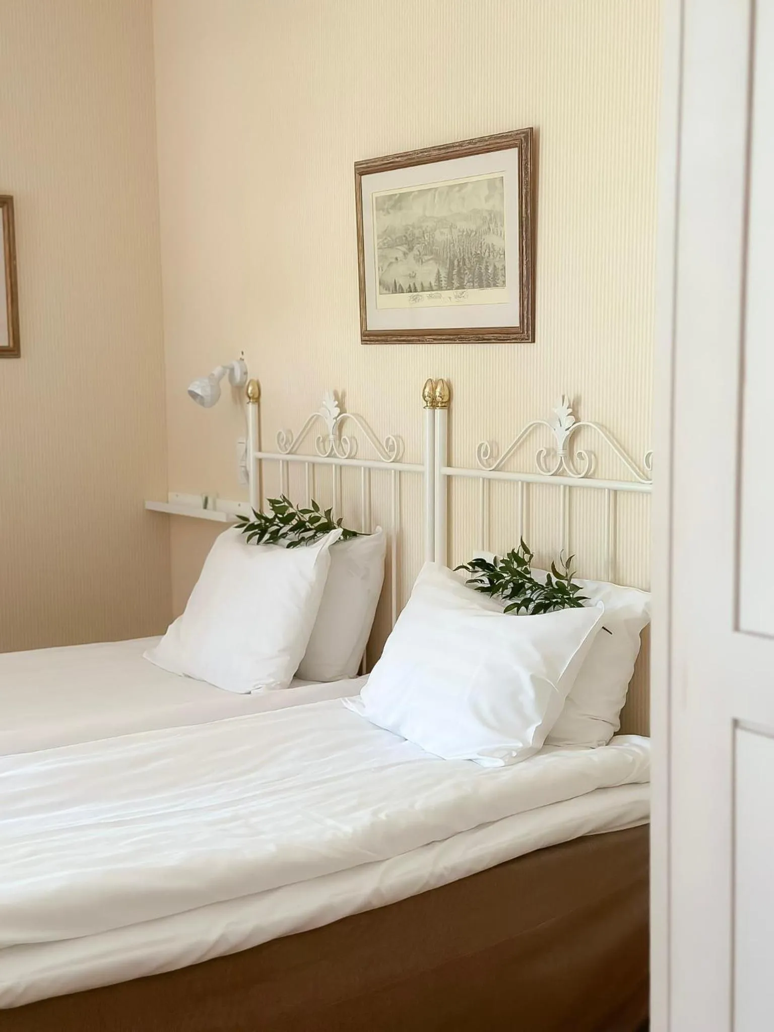 Bed in Mustion Linna / Svartå Manor