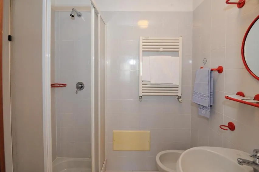 Bathroom in Hotel Elena