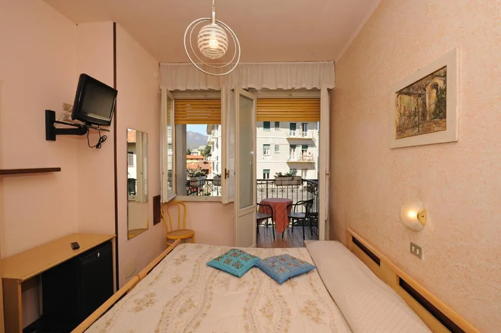 Bed in Hotel Elena