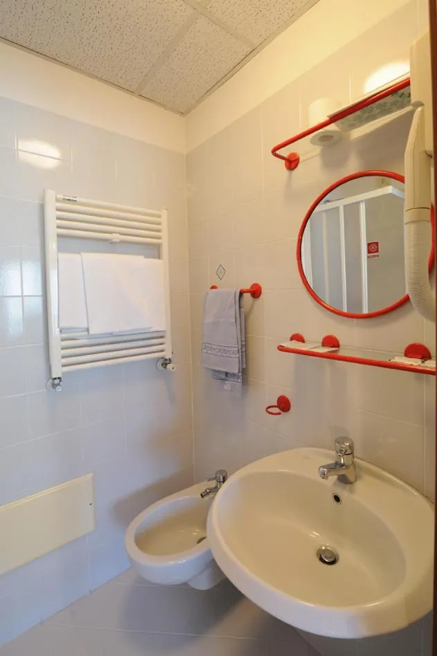 Bathroom in Hotel Elena