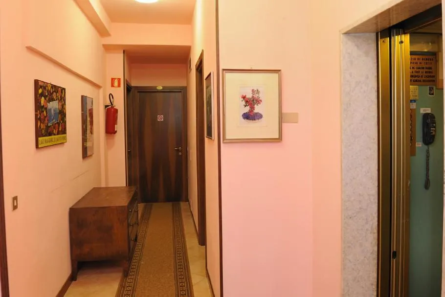 Decorative detail in Hotel Elena