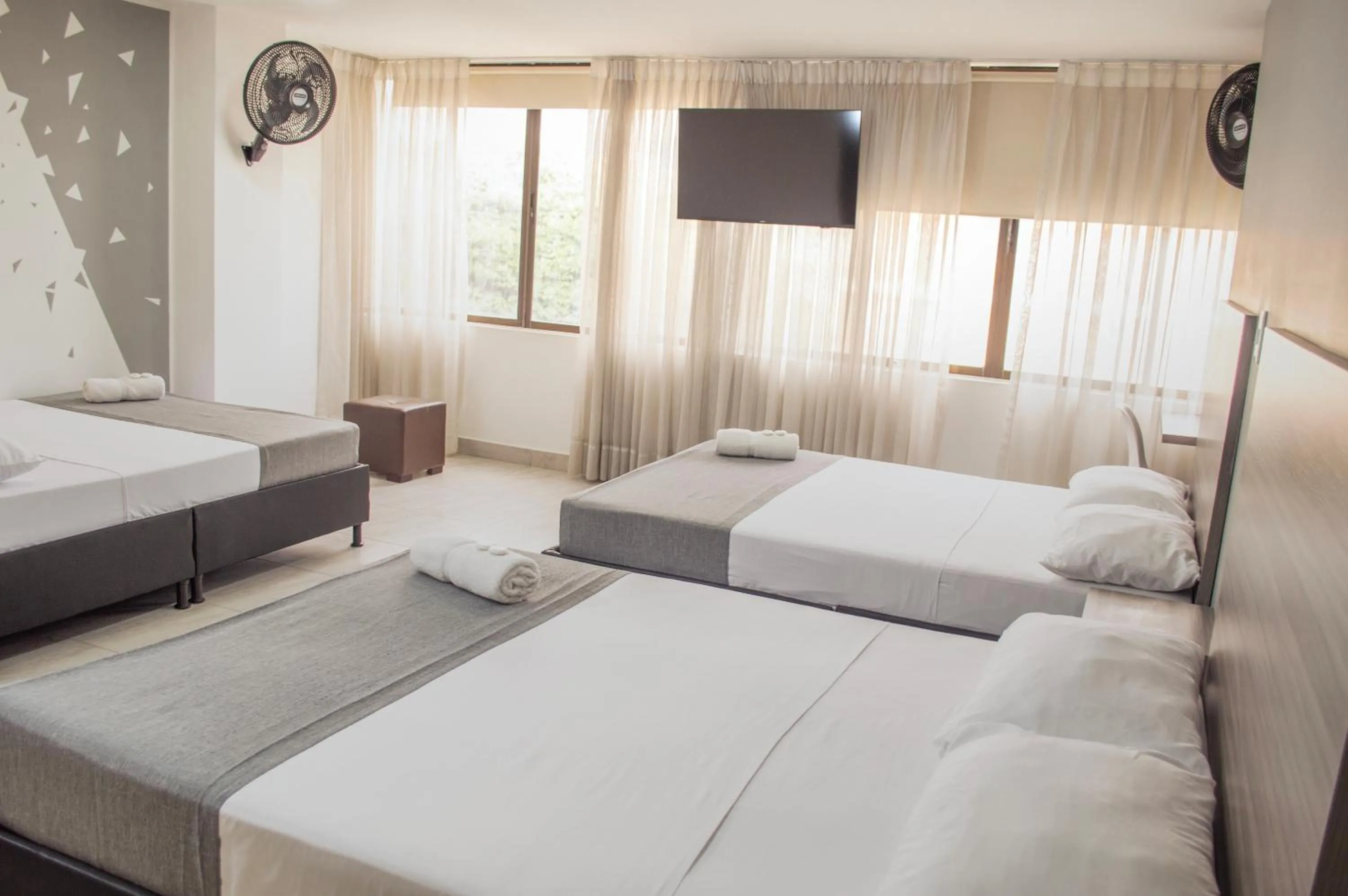 Comfort Triple Room in Hotel Inter del Café