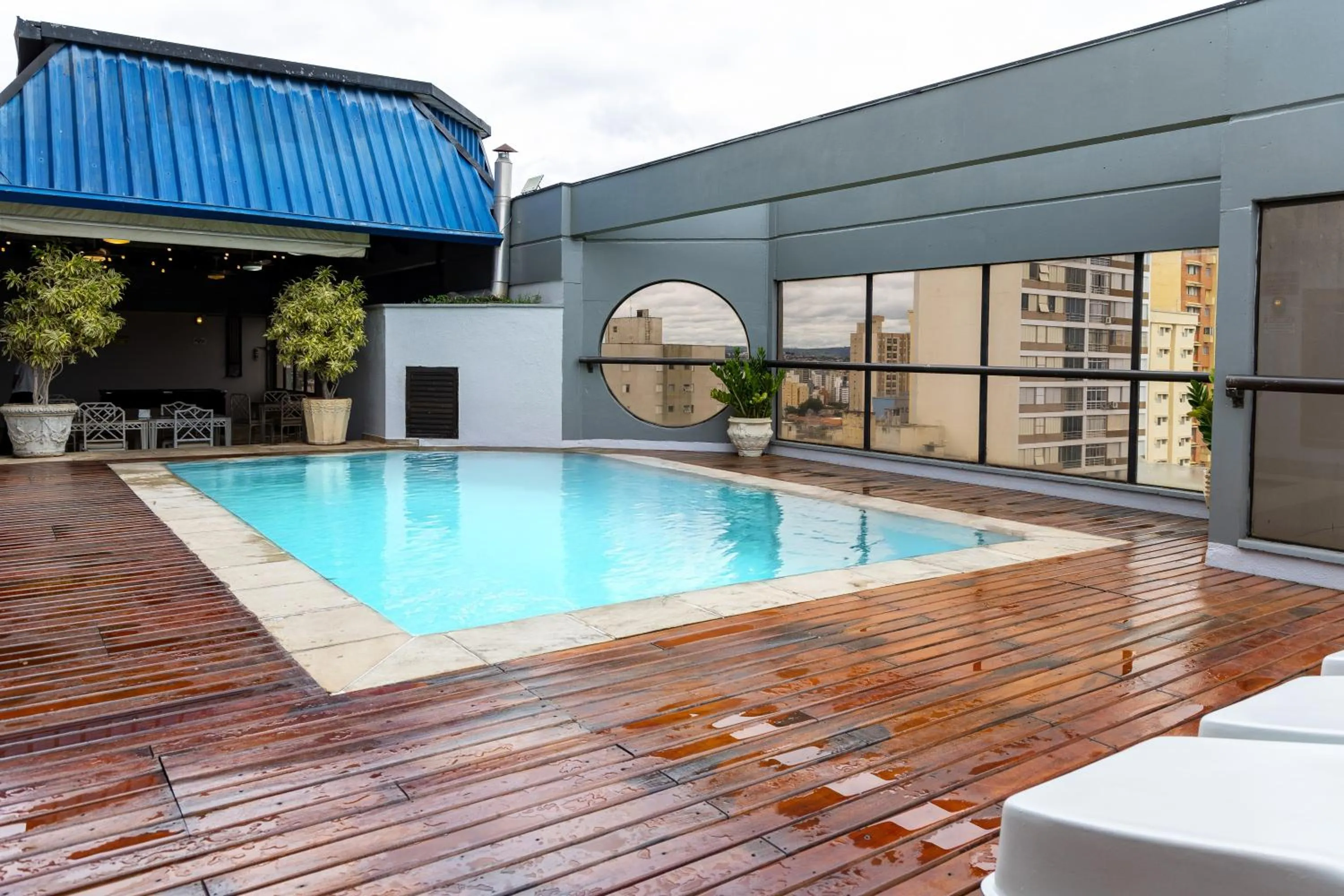 Swimming pool in Park Tower Campinas Residence by Nacional Inn