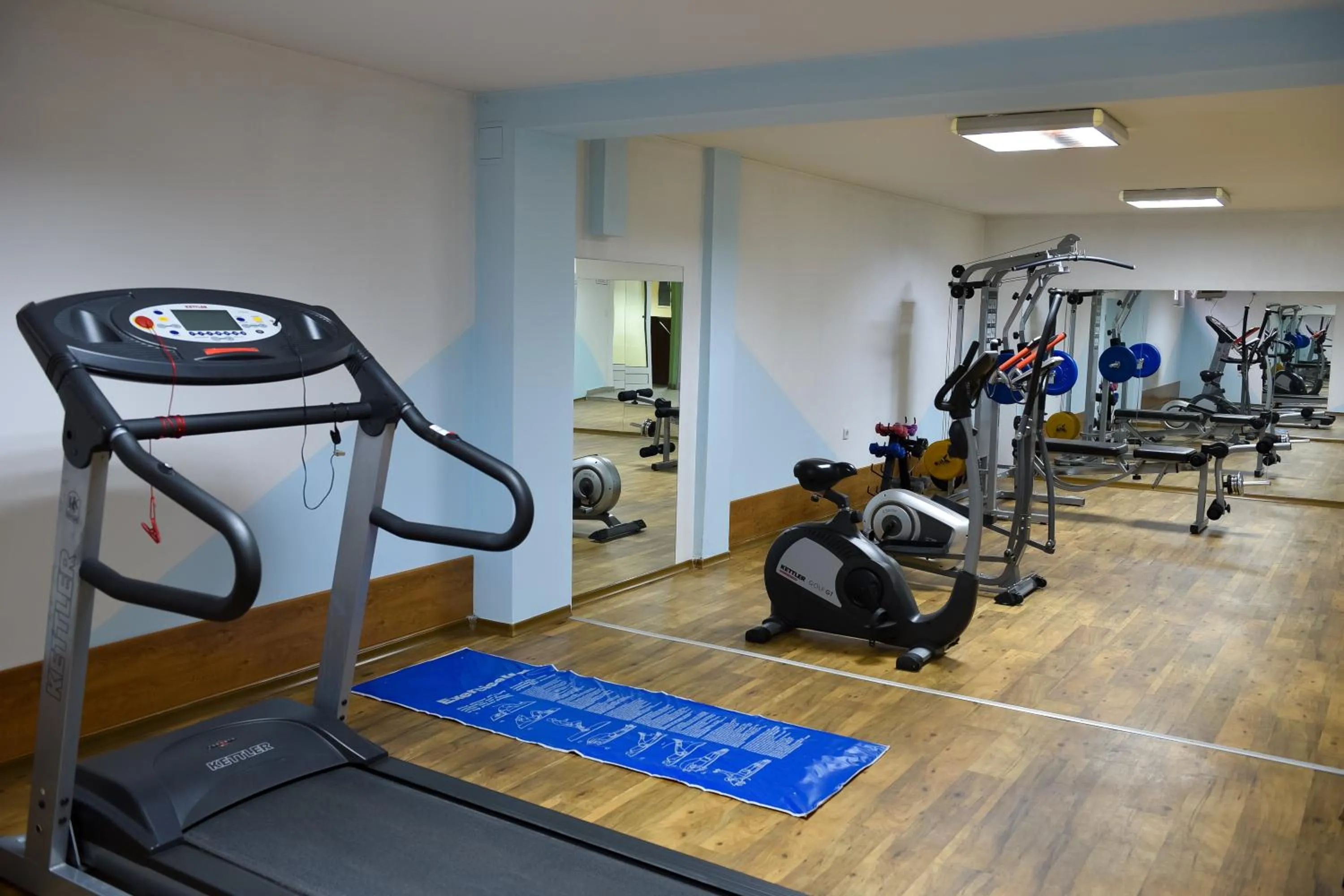Fitness centre/facilities in Hotel Bojur & Bojurland Apartment Complex