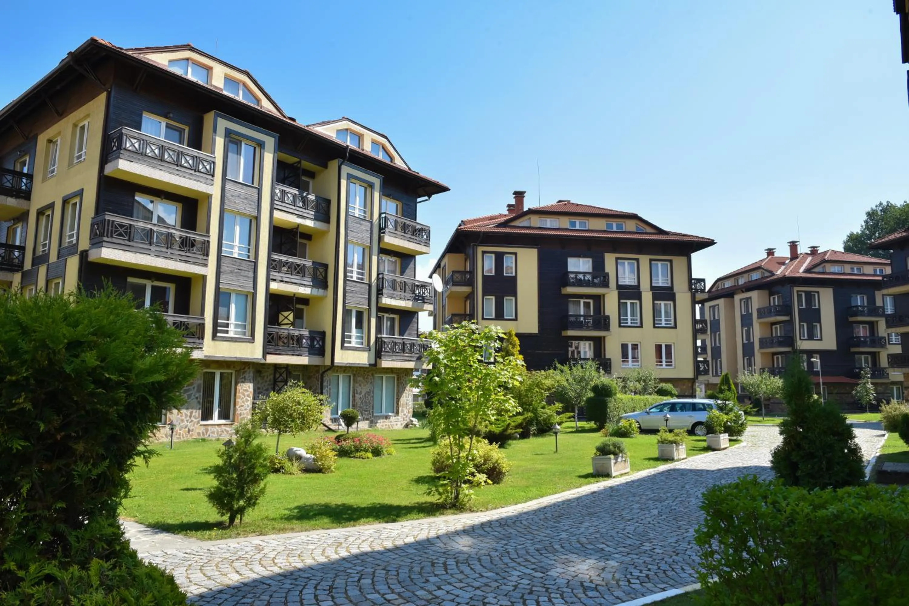 Garden view in Hotel Bojur & Bojurland Apartment Complex