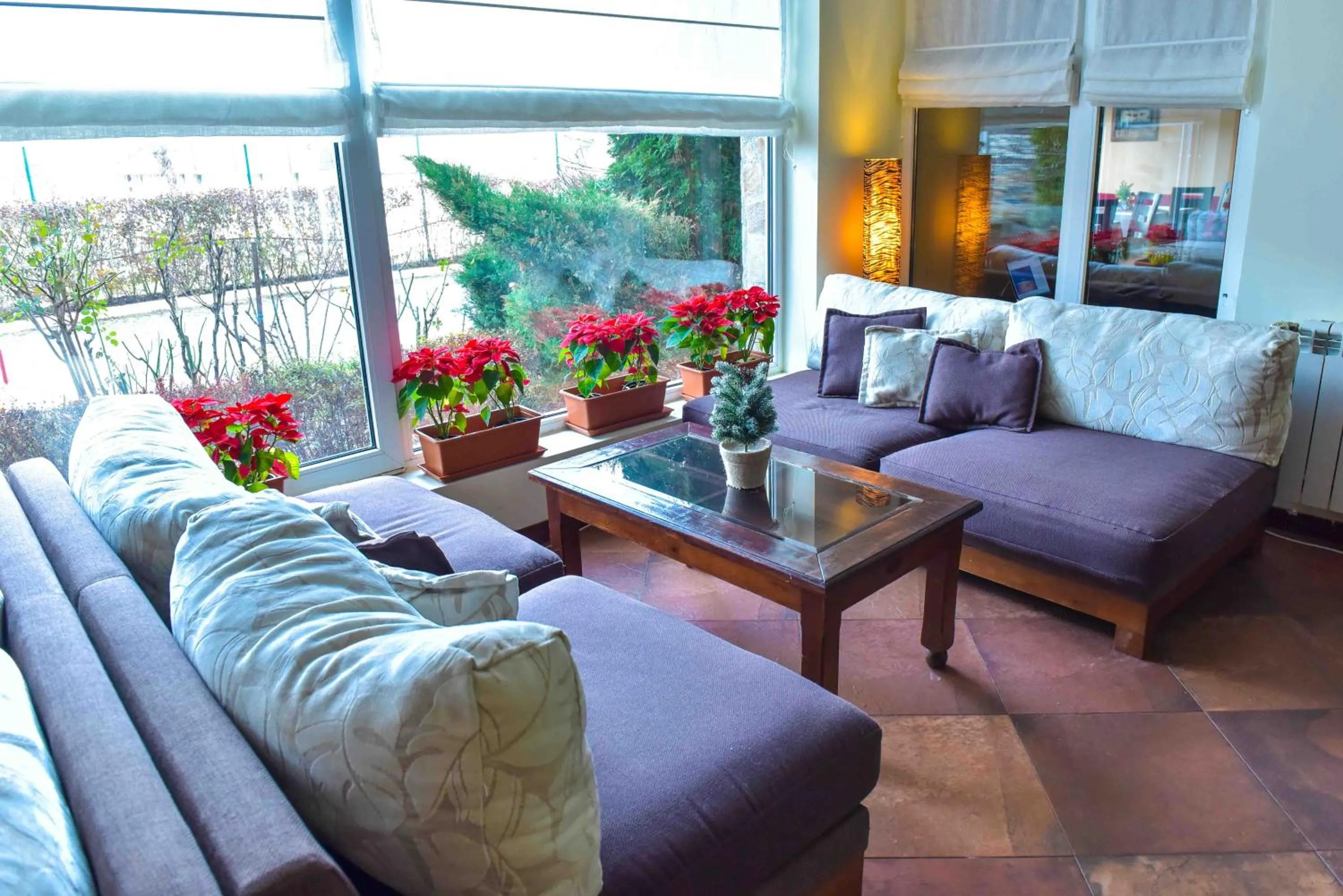 Lobby or reception in Hotel Bojur & Bojurland Apartment Complex