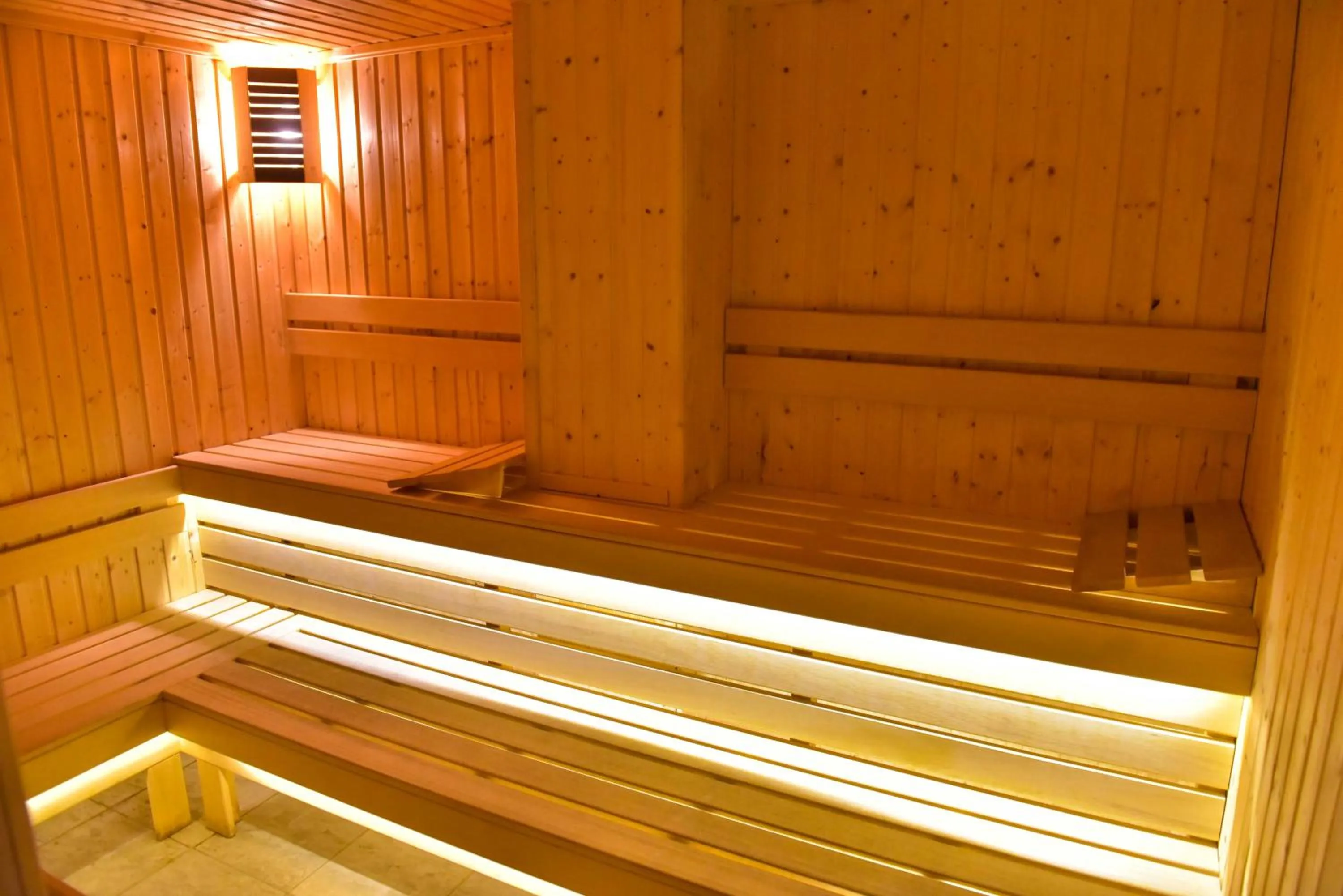 Sauna in Hotel Bojur & Bojurland Apartment Complex