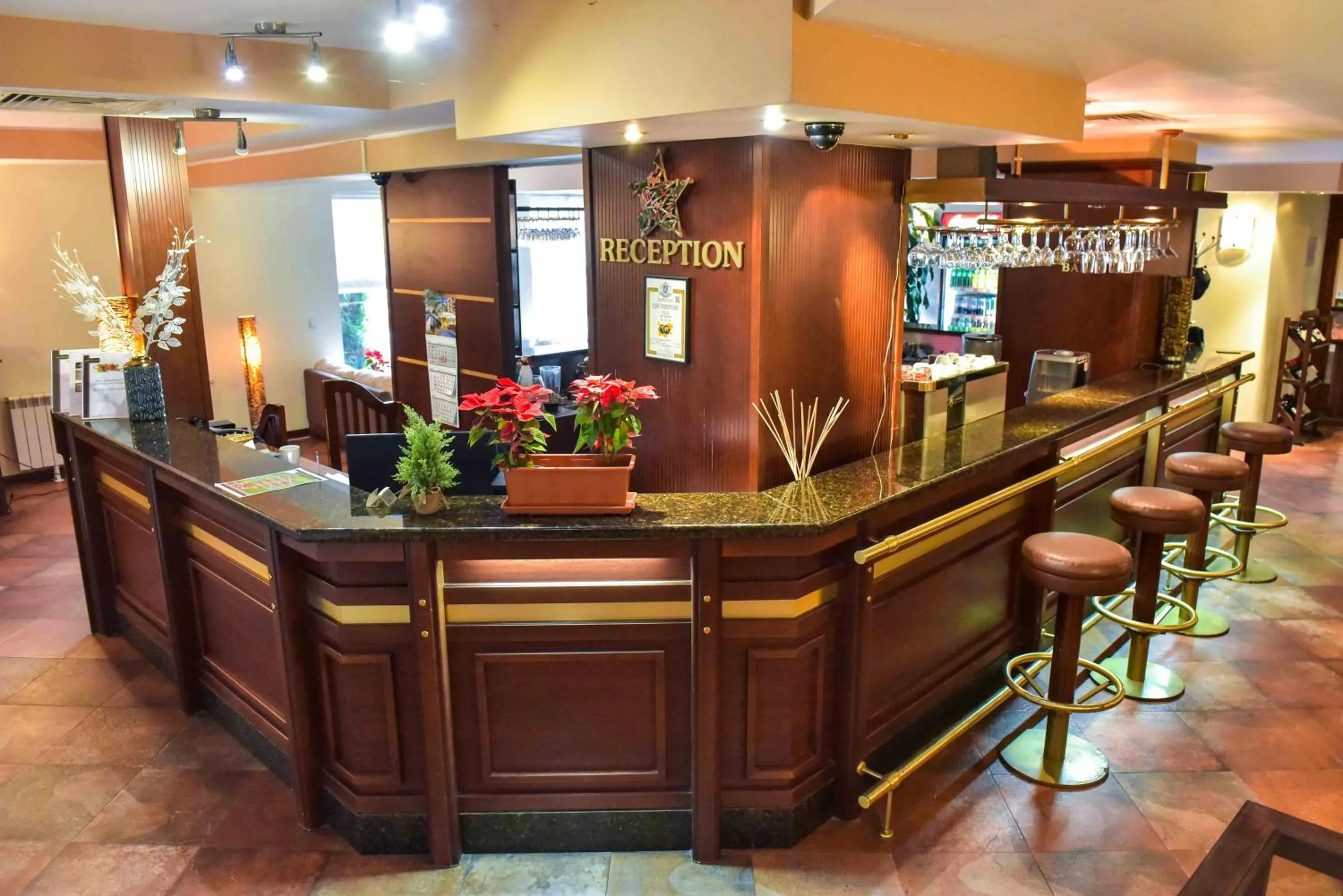 Lobby or reception in Hotel Bojur & Bojurland Apartment Complex