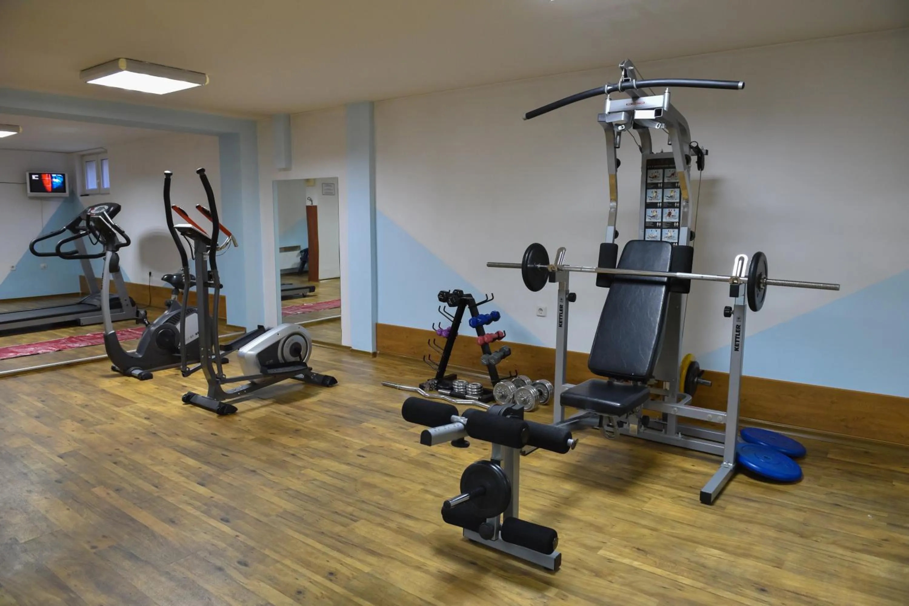 Fitness centre/facilities in Hotel Bojur & Bojurland Apartment Complex