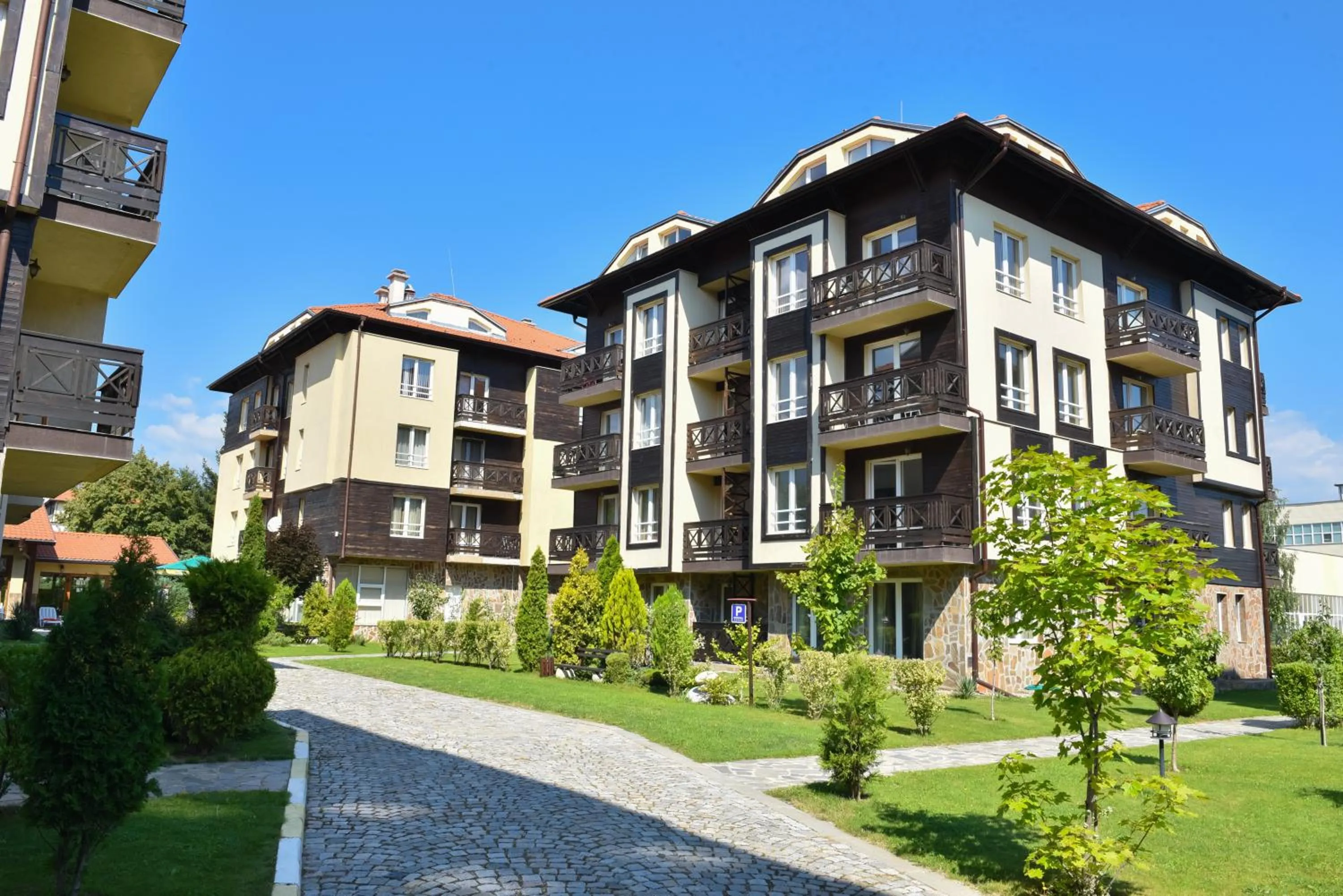 Garden view in Hotel Bojur & Bojurland Apartment Complex