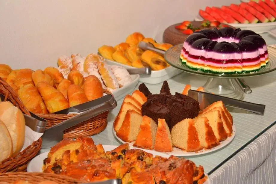 Breakfast in Coronado Inn Hotel Breakfast in Coronado Inn Hotel