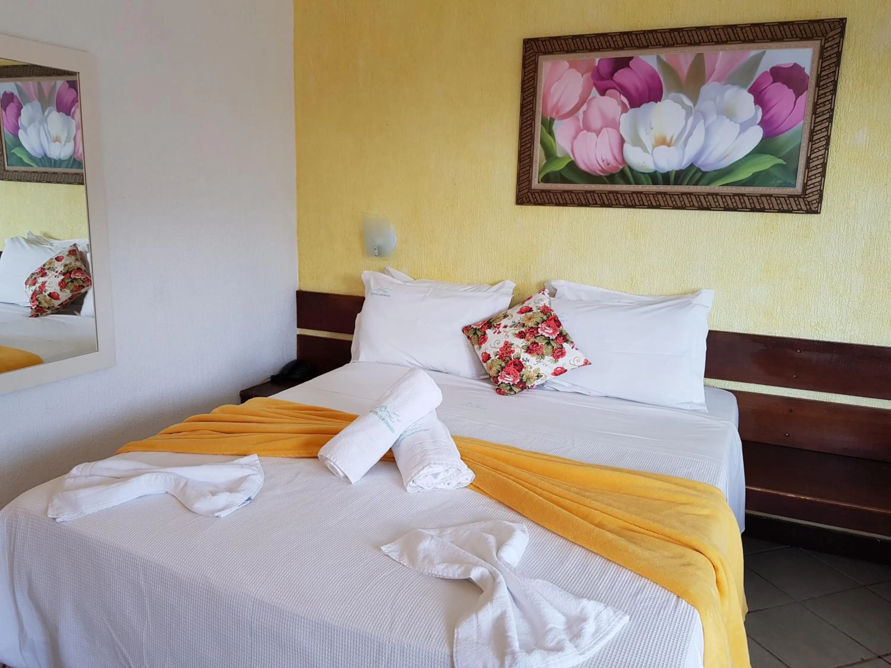 Bed in Coronado Inn Hotel