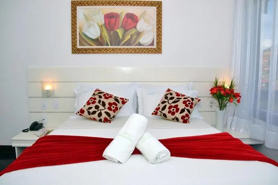 Bed in Coronado Inn Hotel Bed in Coronado Inn Hotel