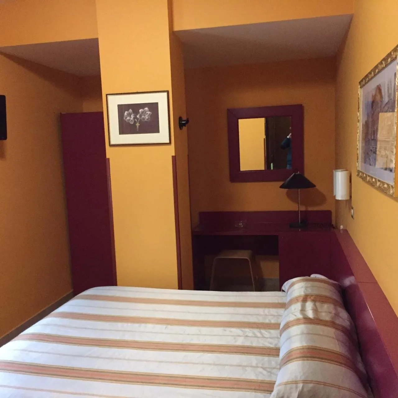 Photo of the whole room, Bed in Cristal Hotel