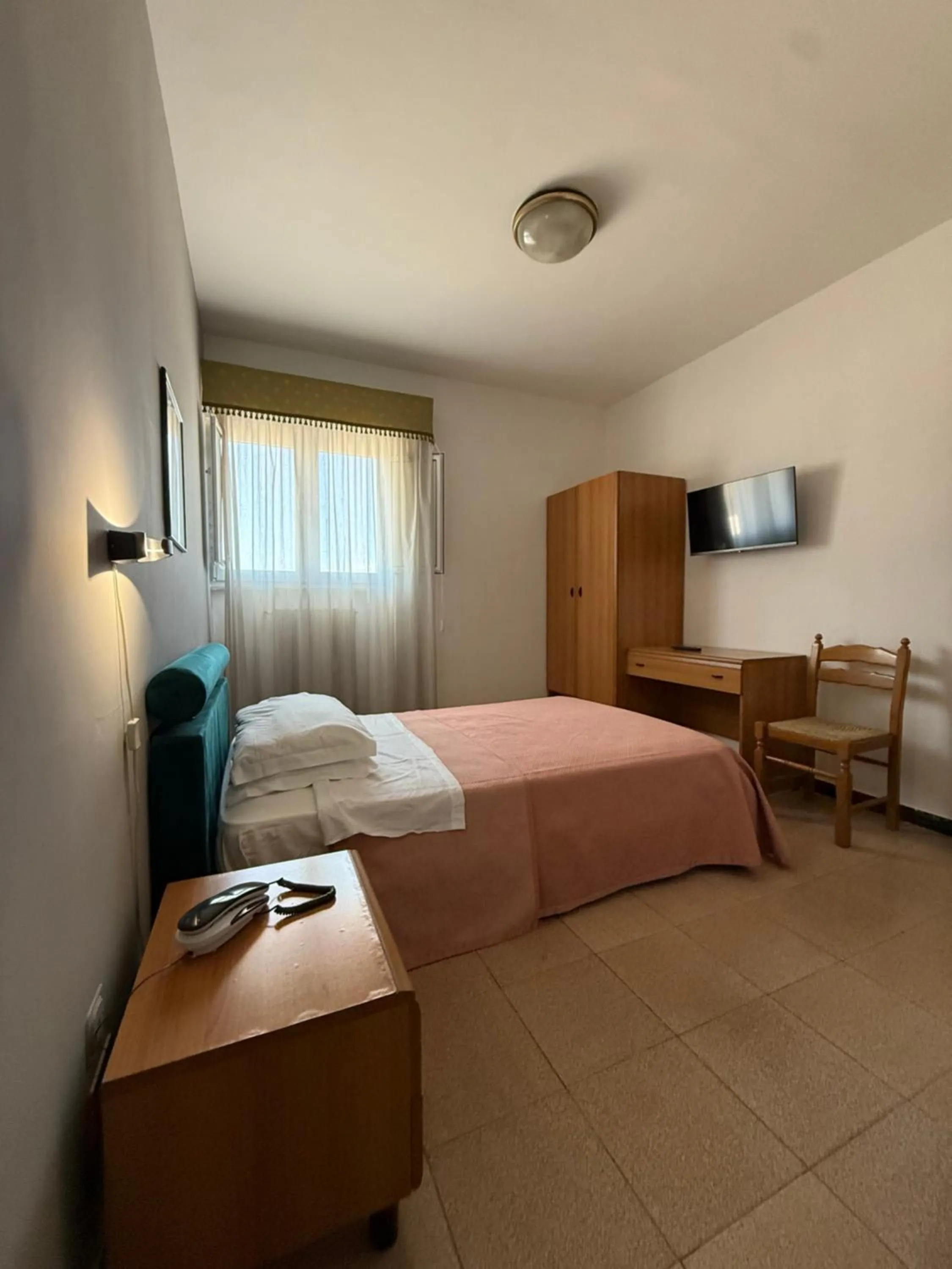 Bed in Cristal Hotel