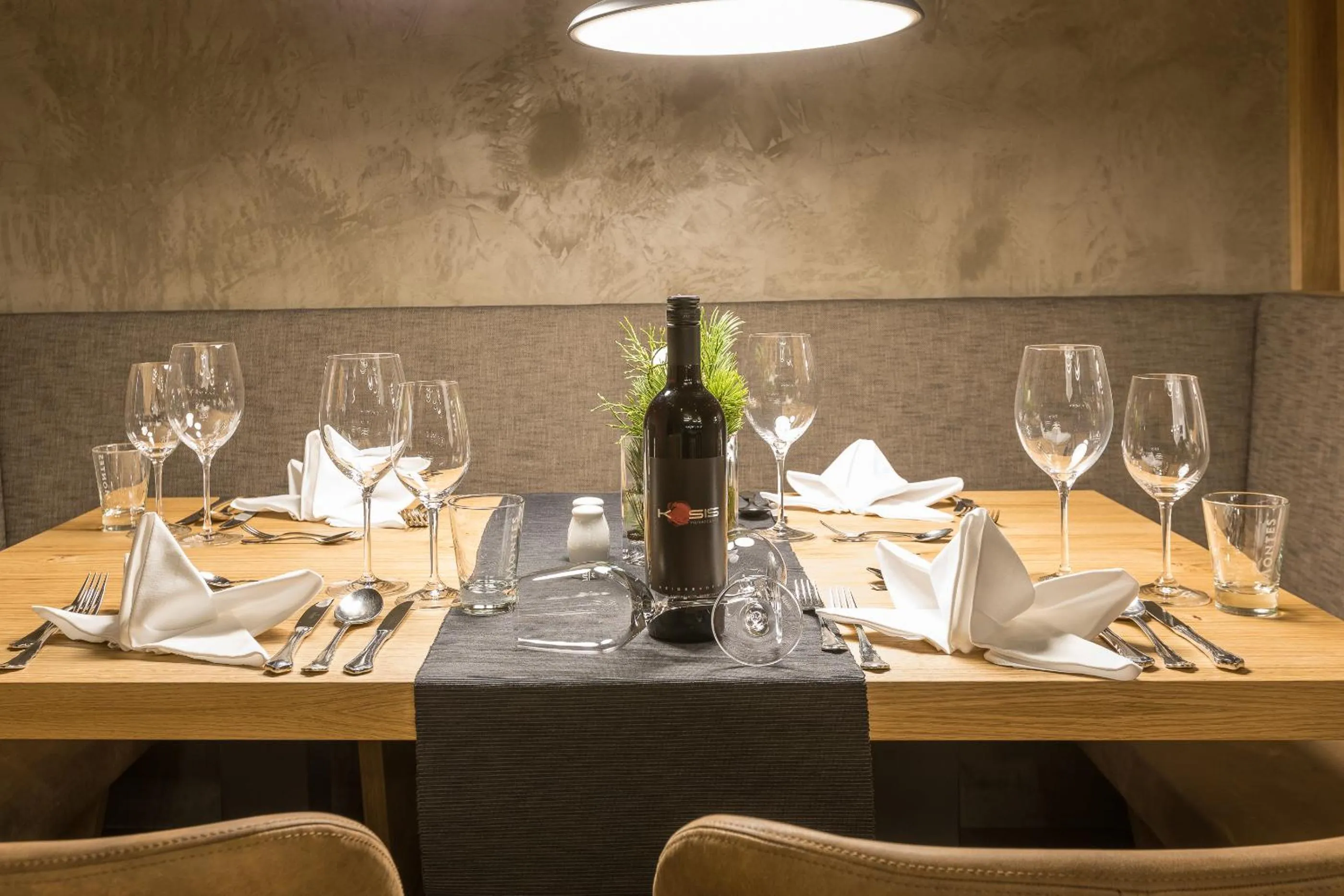 Restaurant/places to eat in KOSIS Sports Lifestyle Hotel