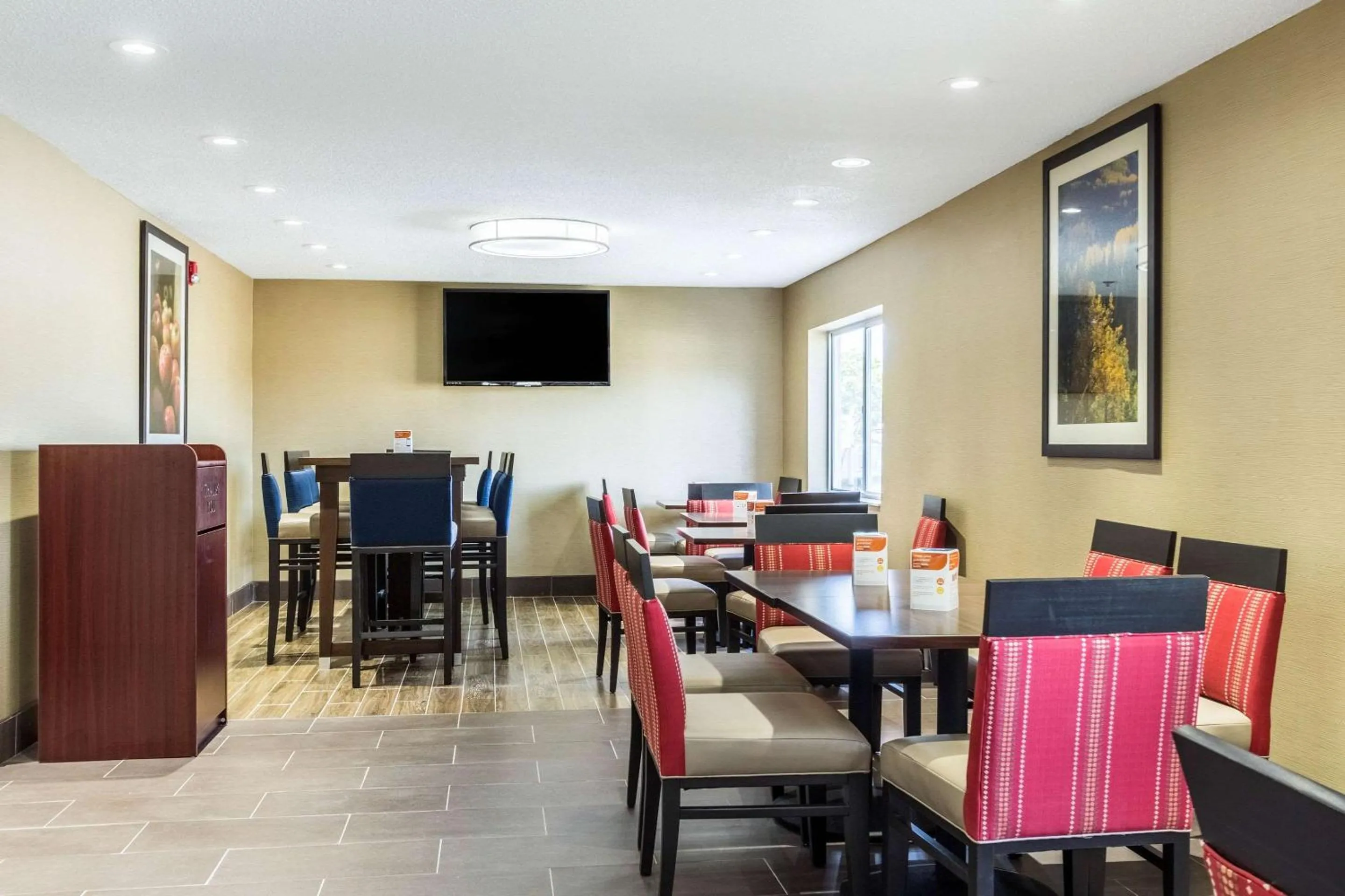 Restaurant/places to eat in Comfort Inn Norwalk - Sandusky