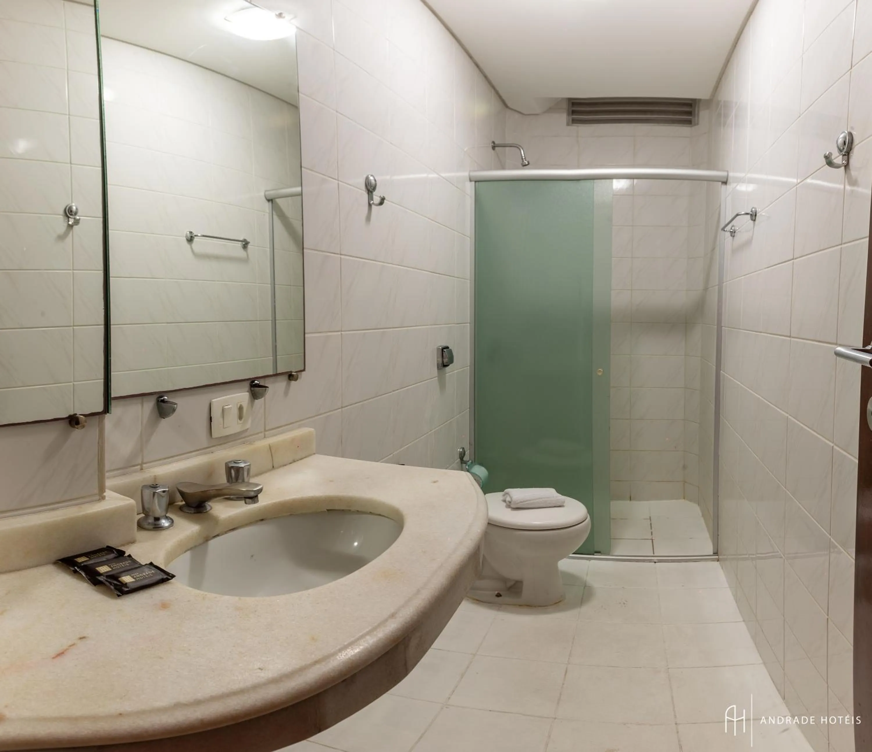 Toilet in Rede Andrade Guaíra