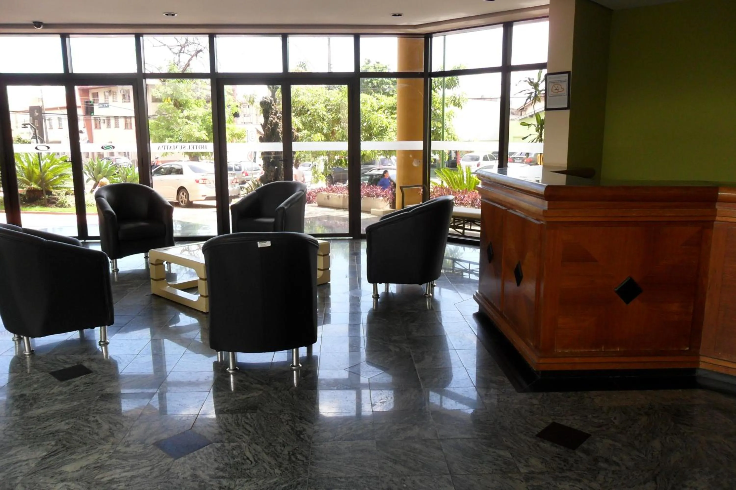 Communal lounge/ TV room in Sumatra Hotel e Centro de Convenções