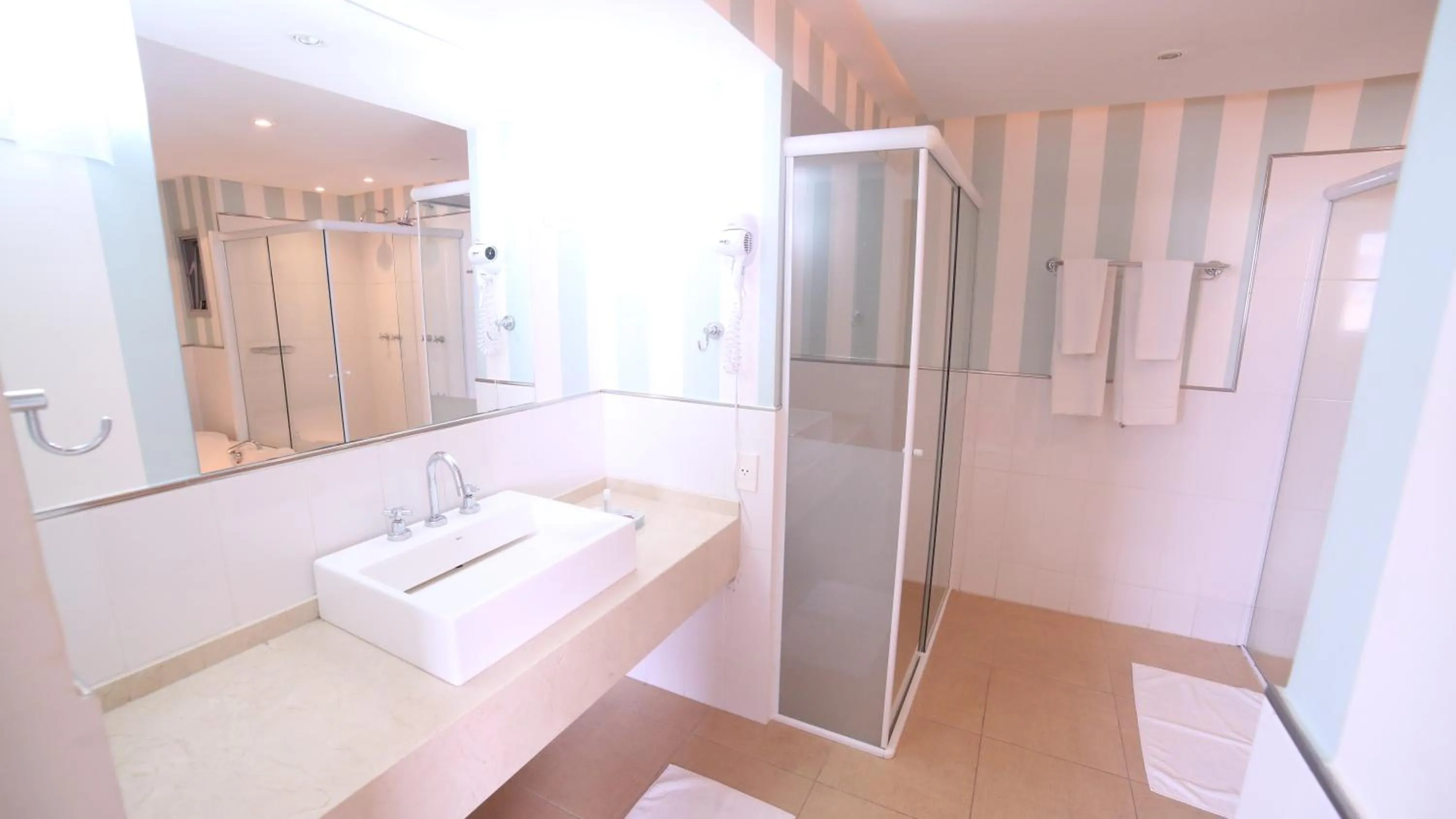 Bathroom in Sumatra Hotel e Centro de Convenções