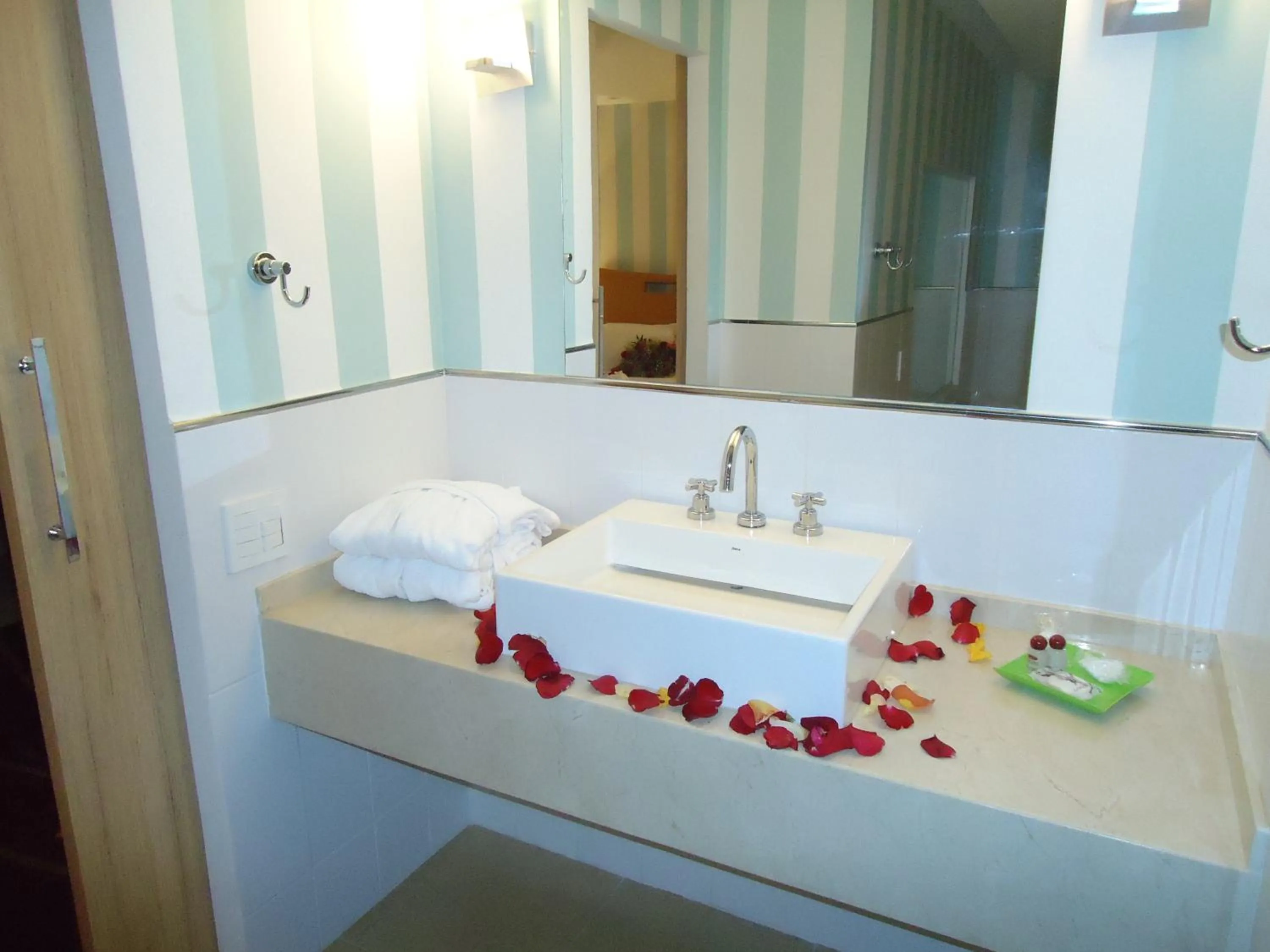 Bathroom in Sumatra Hotel e Centro de Convenções