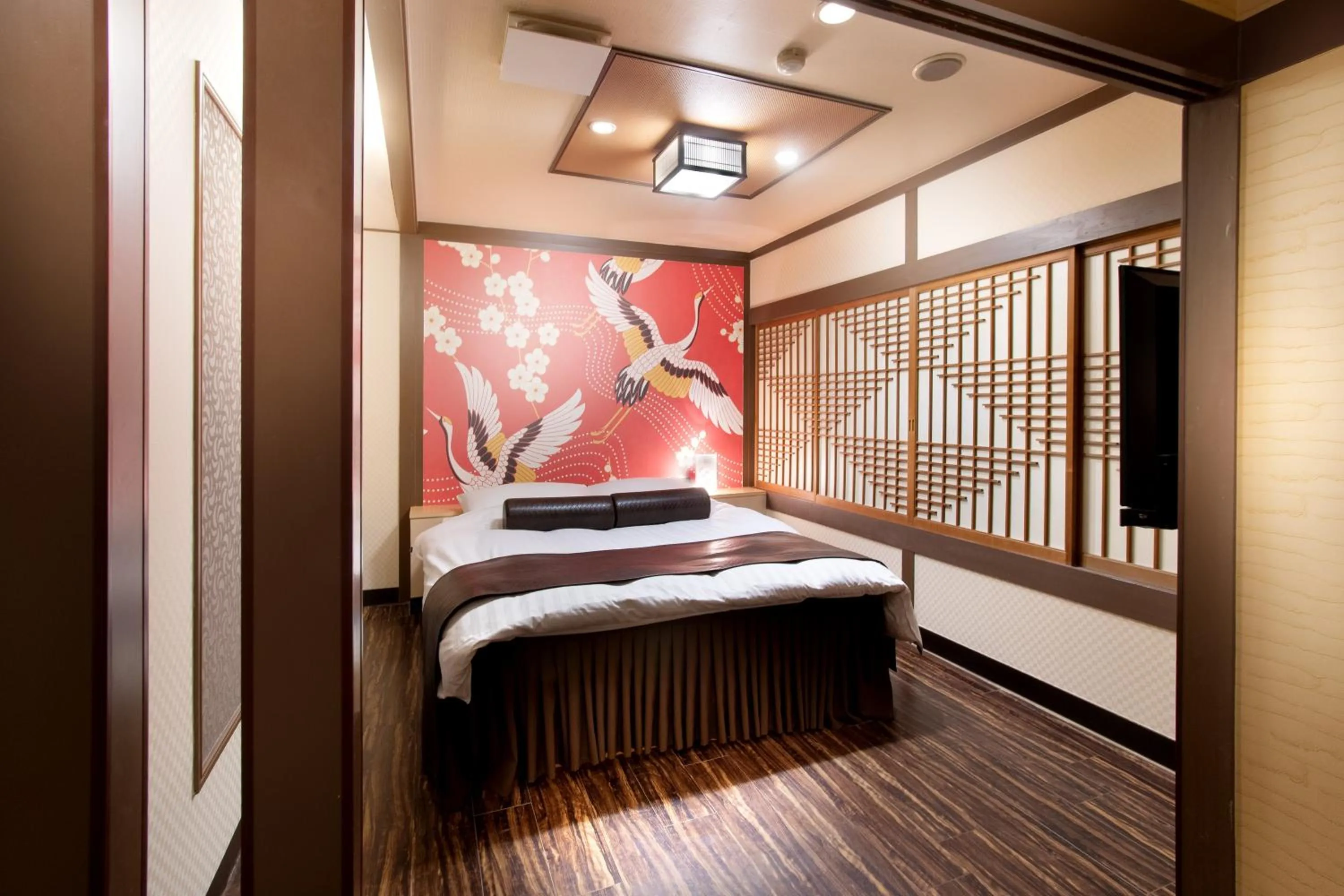 Photo of the whole room, Bed in Hotel Benkyo Beya Amagasaki