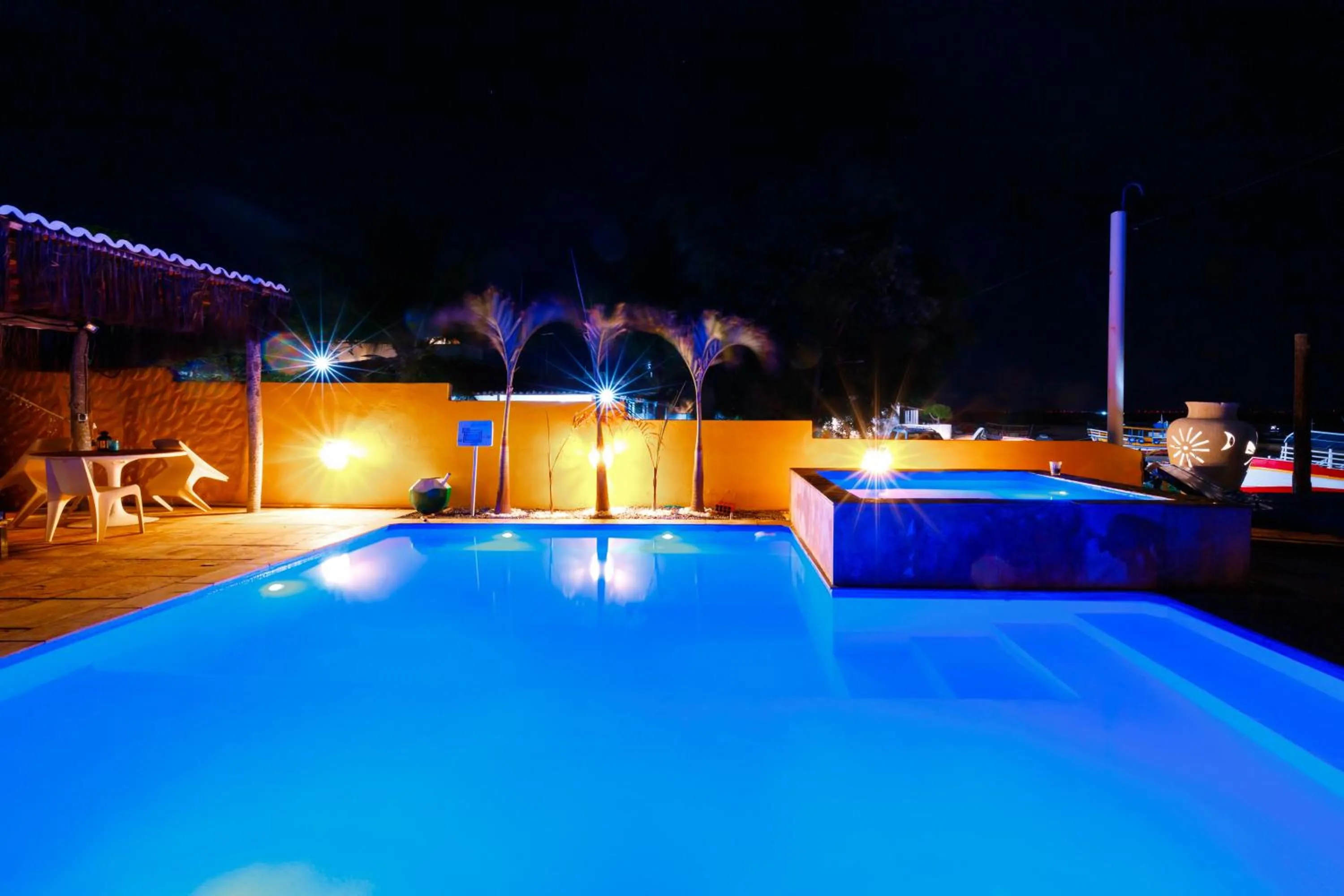 Swimming pool in Pousada Oásis