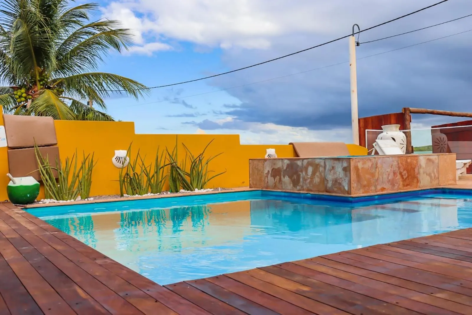 Swimming pool in Pousada Oásis