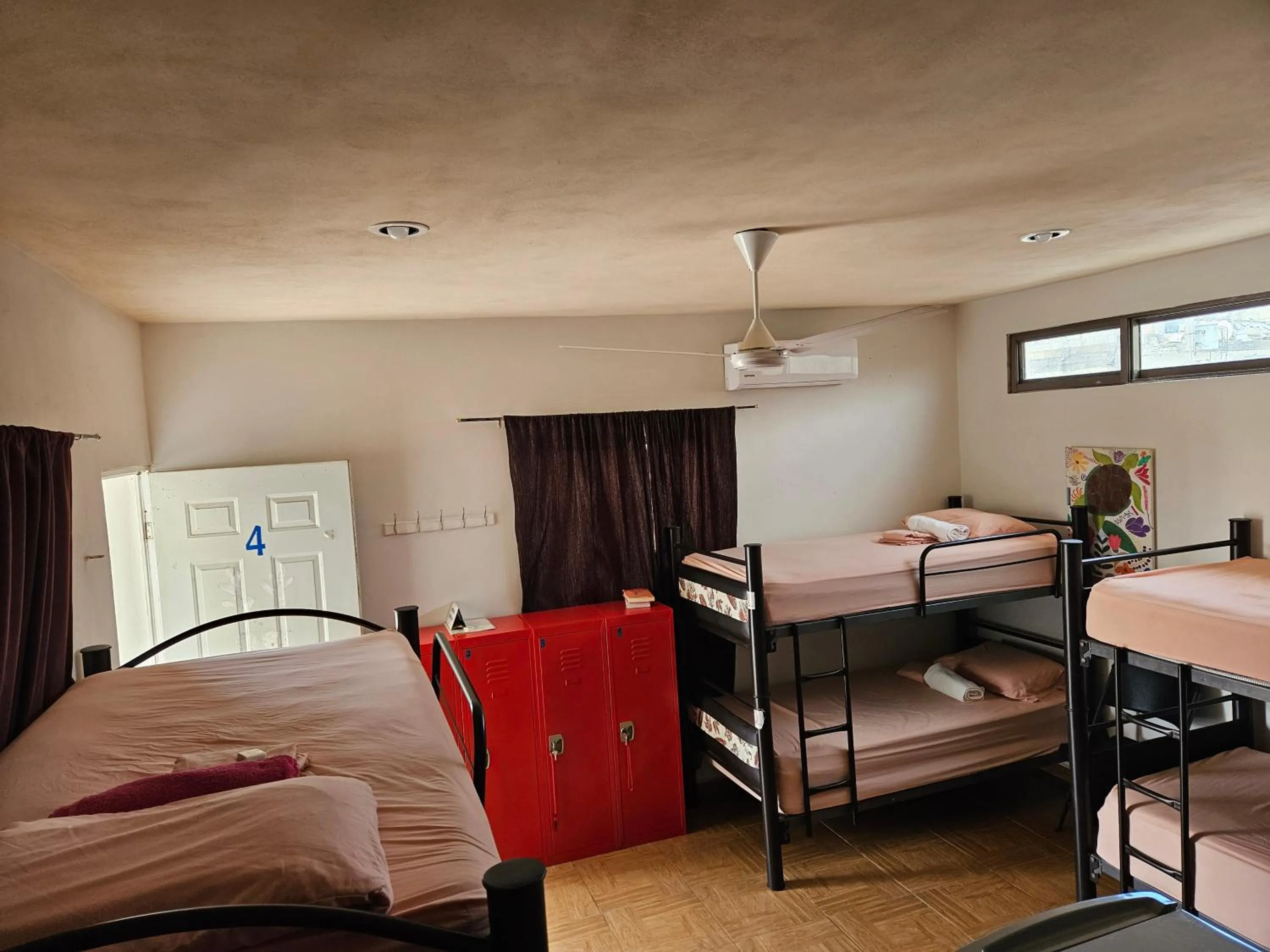 Photo of the whole room, Bed in El Padrino