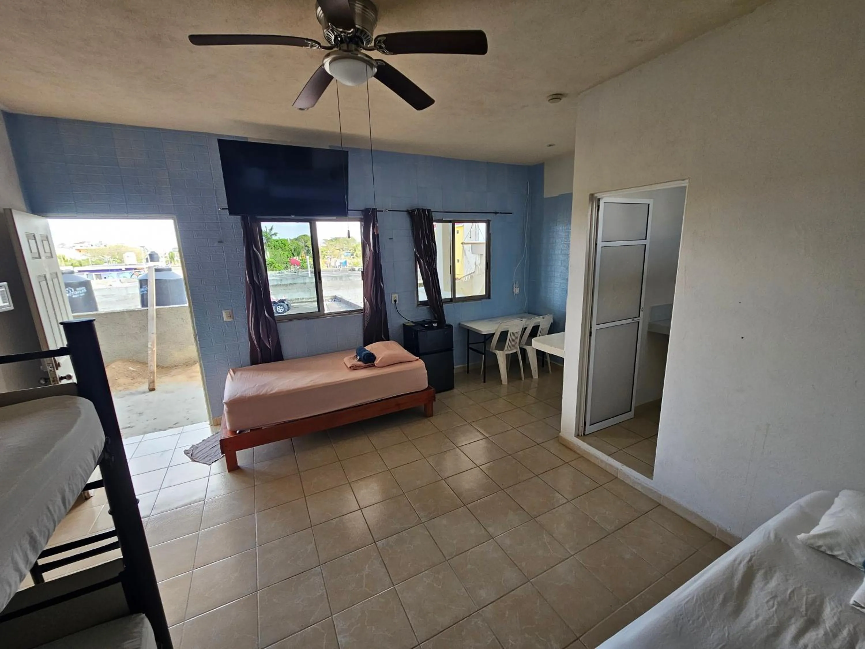 Photo of the whole room, Bed in El Padrino